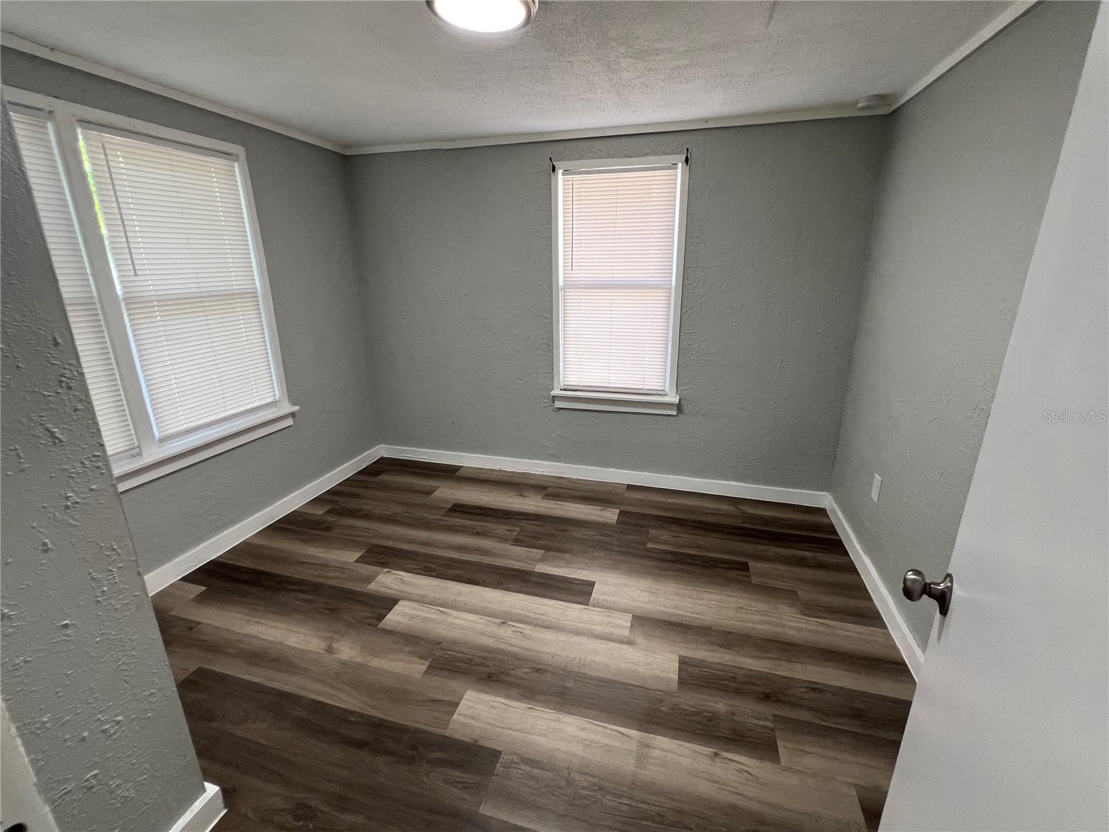2107 HOLLYWOOD AVE, EUSTIS, FL, 32726