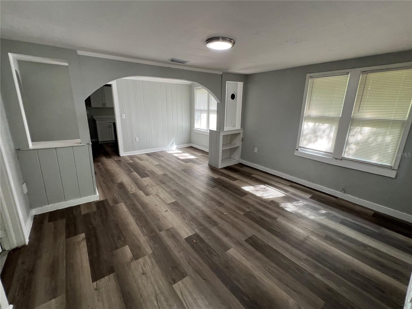 2107 HOLLYWOOD AVE, EUSTIS, FL, 32726