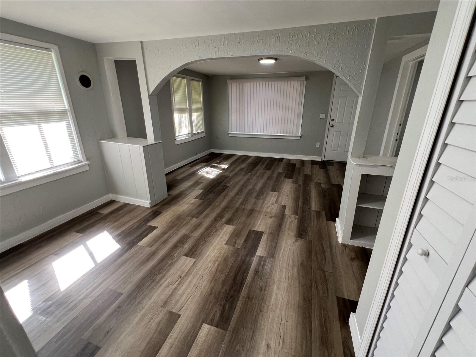 2107 HOLLYWOOD AVE, EUSTIS, FL, 32726