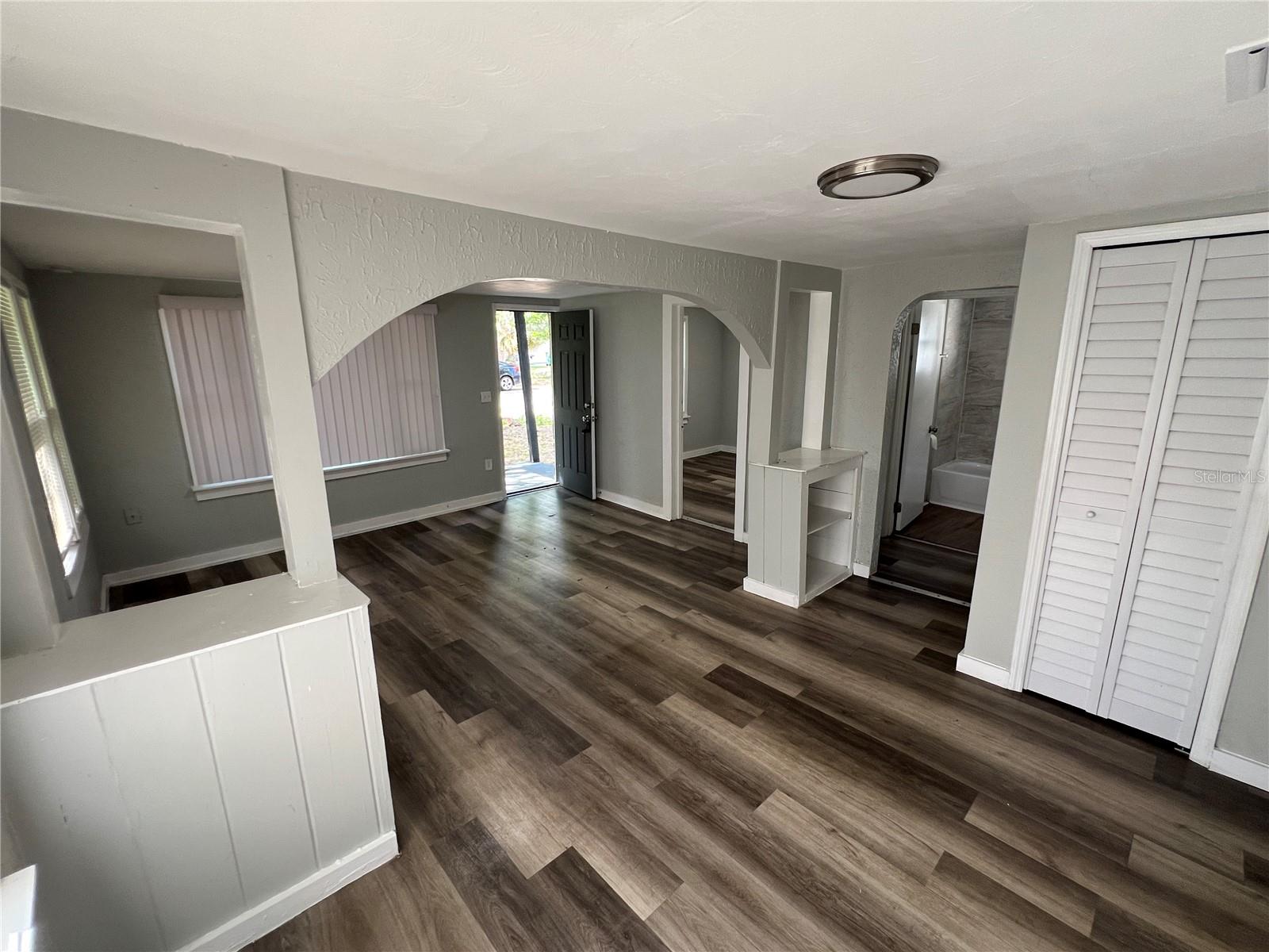 2107 HOLLYWOOD AVE, EUSTIS, FL, 32726