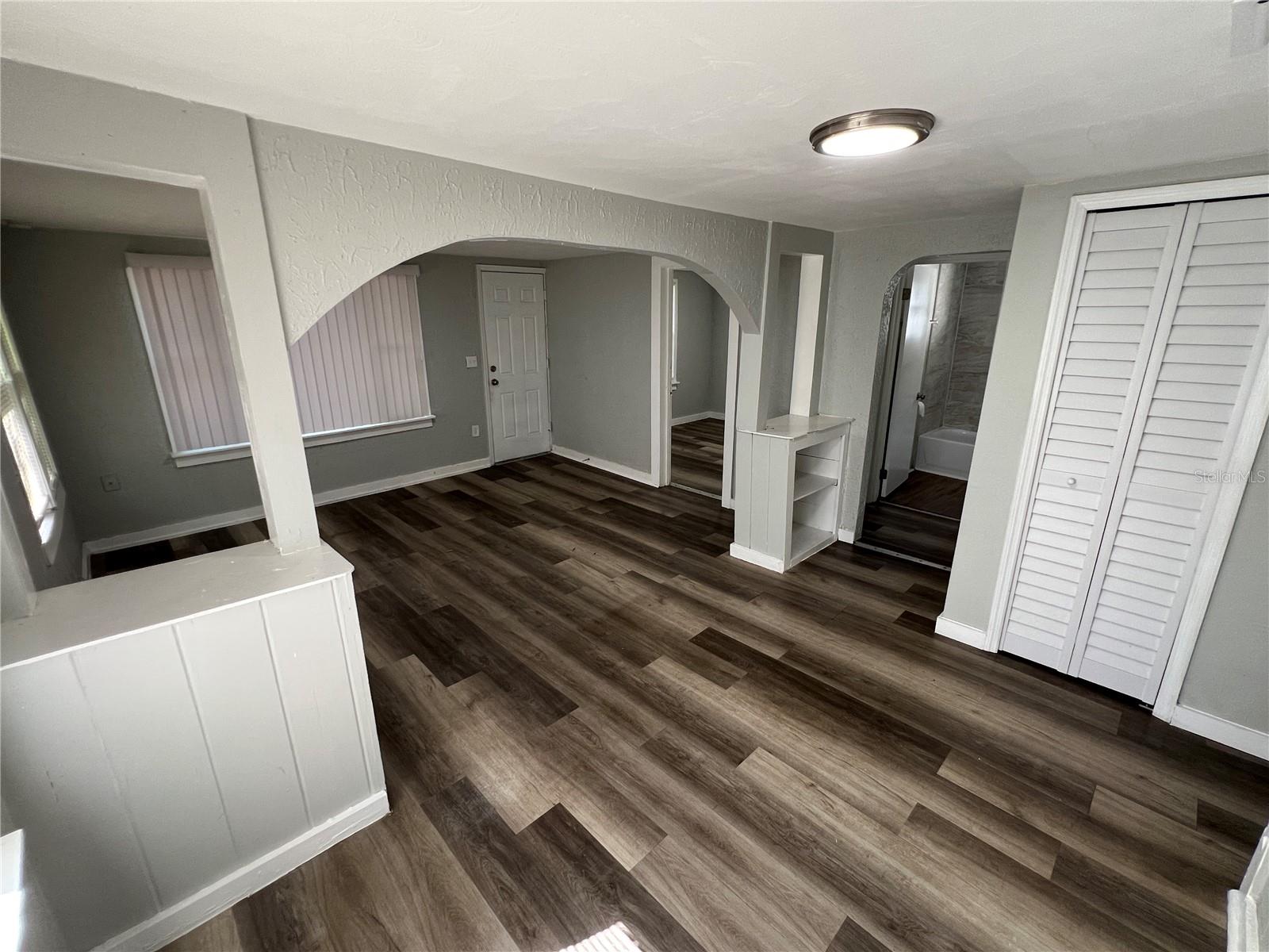 2107 HOLLYWOOD AVE, EUSTIS, FL, 32726