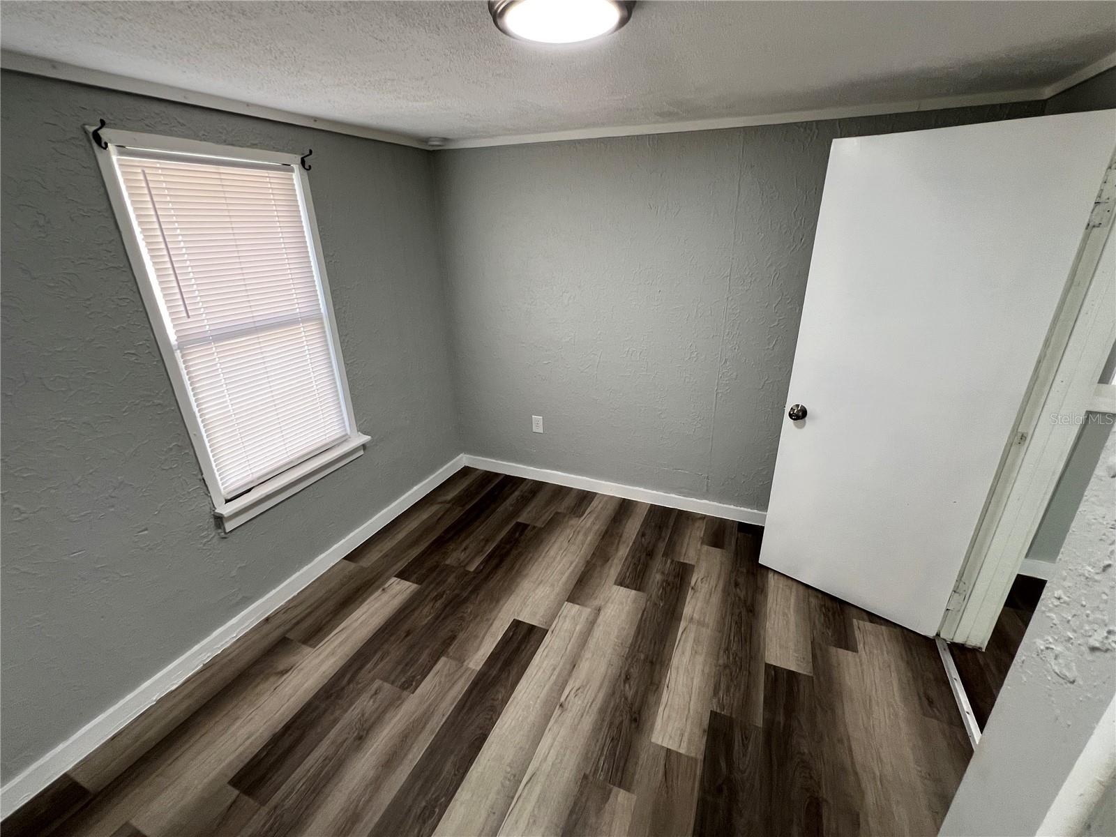 2107 HOLLYWOOD AVE, EUSTIS, FL, 32726