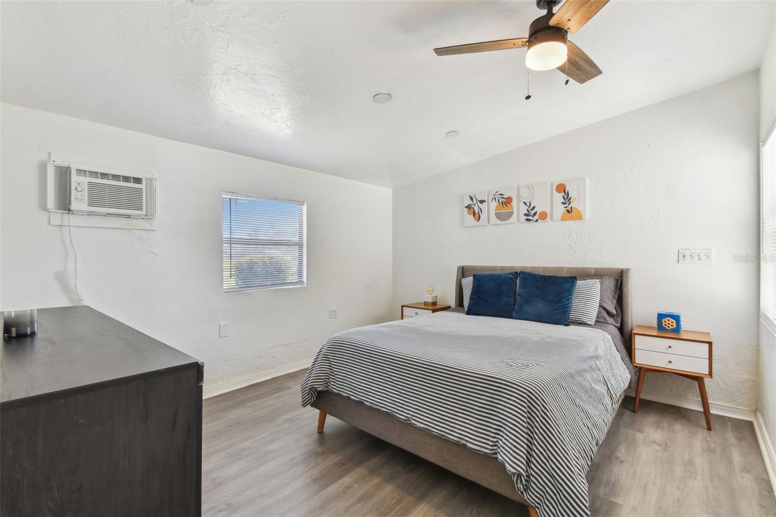 5619 NEW YORK AVE, SARASOTA, FL, 34231