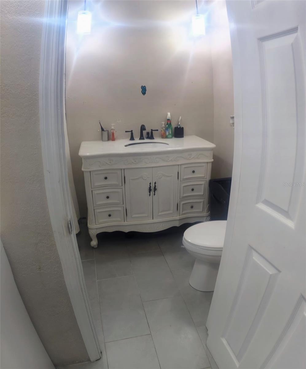 1858 SE LAKE WEIR AVE, OCALA, FL, 34471