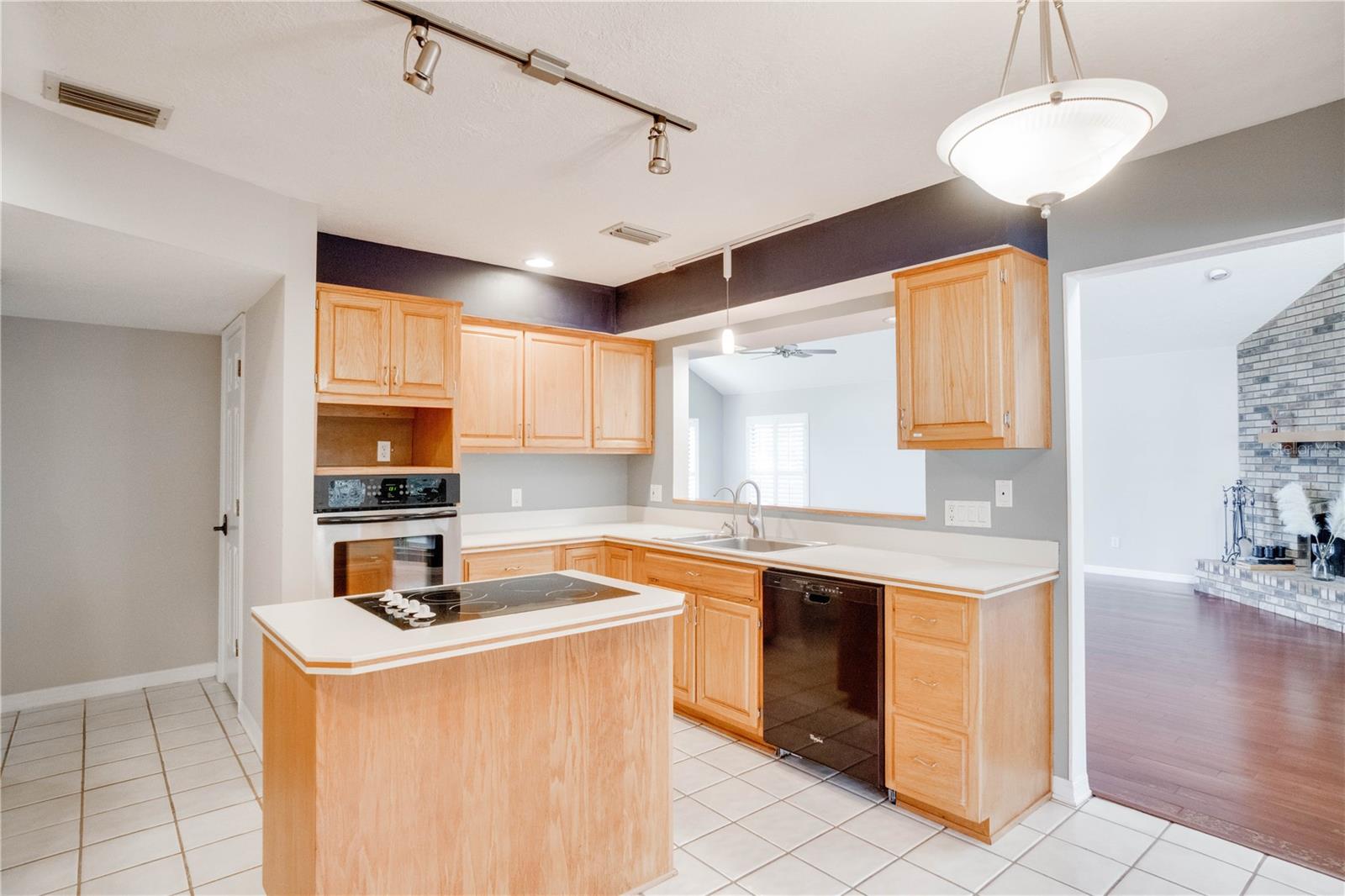 511 LAKE CHARM DR, OVIEDO, FL, 32765