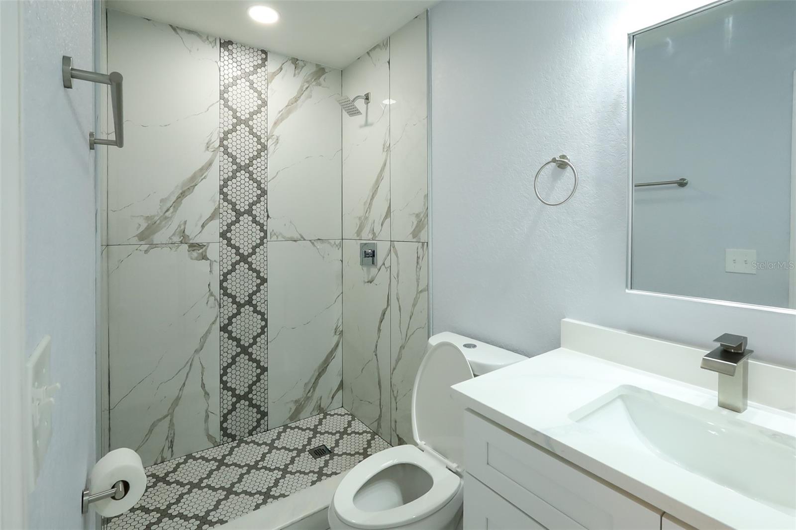 4008 E HANLON ST, TAMPA, FL, 33617