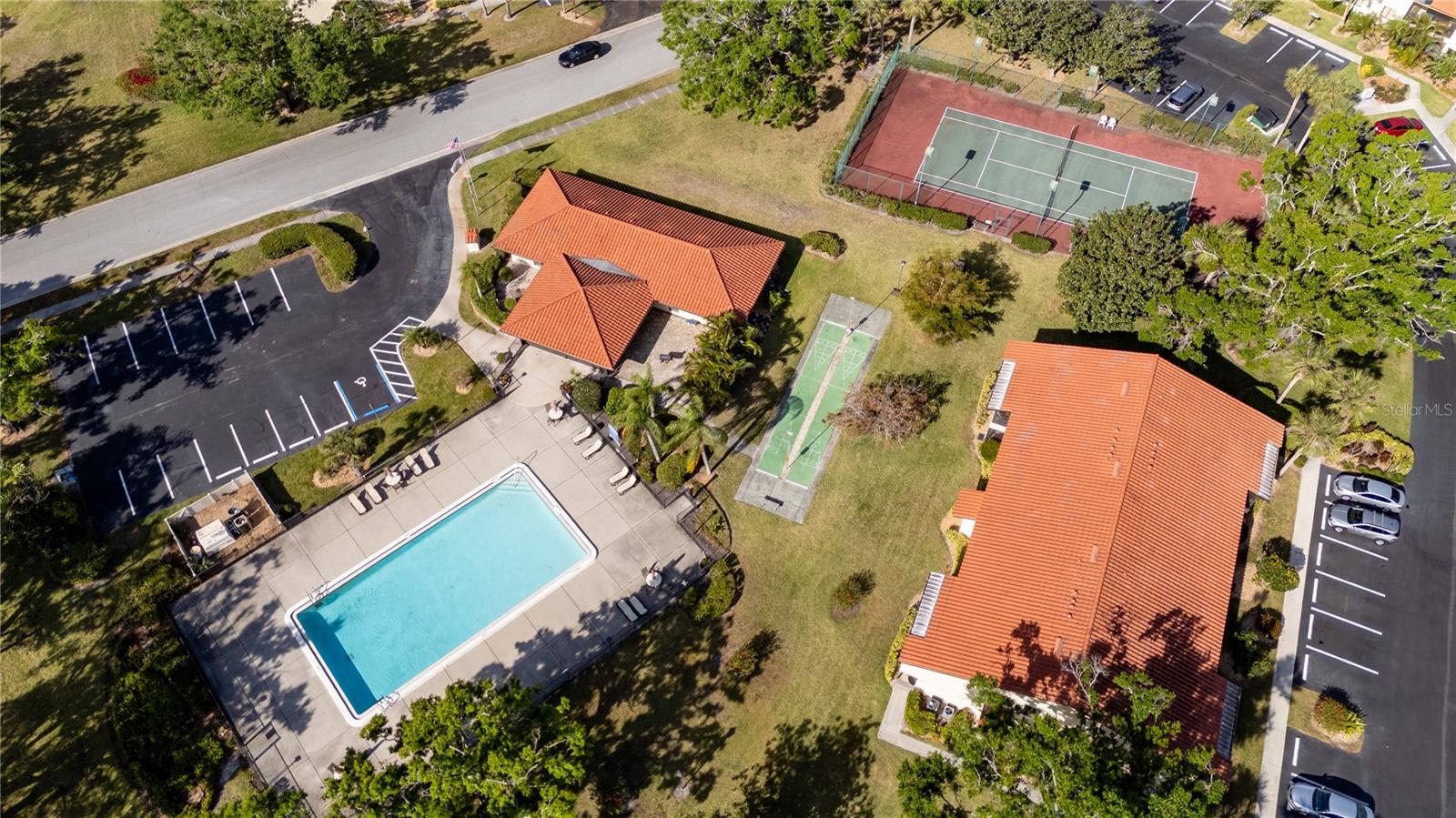5671 GARDENS DR #202, SARASOTA, FL, 34243