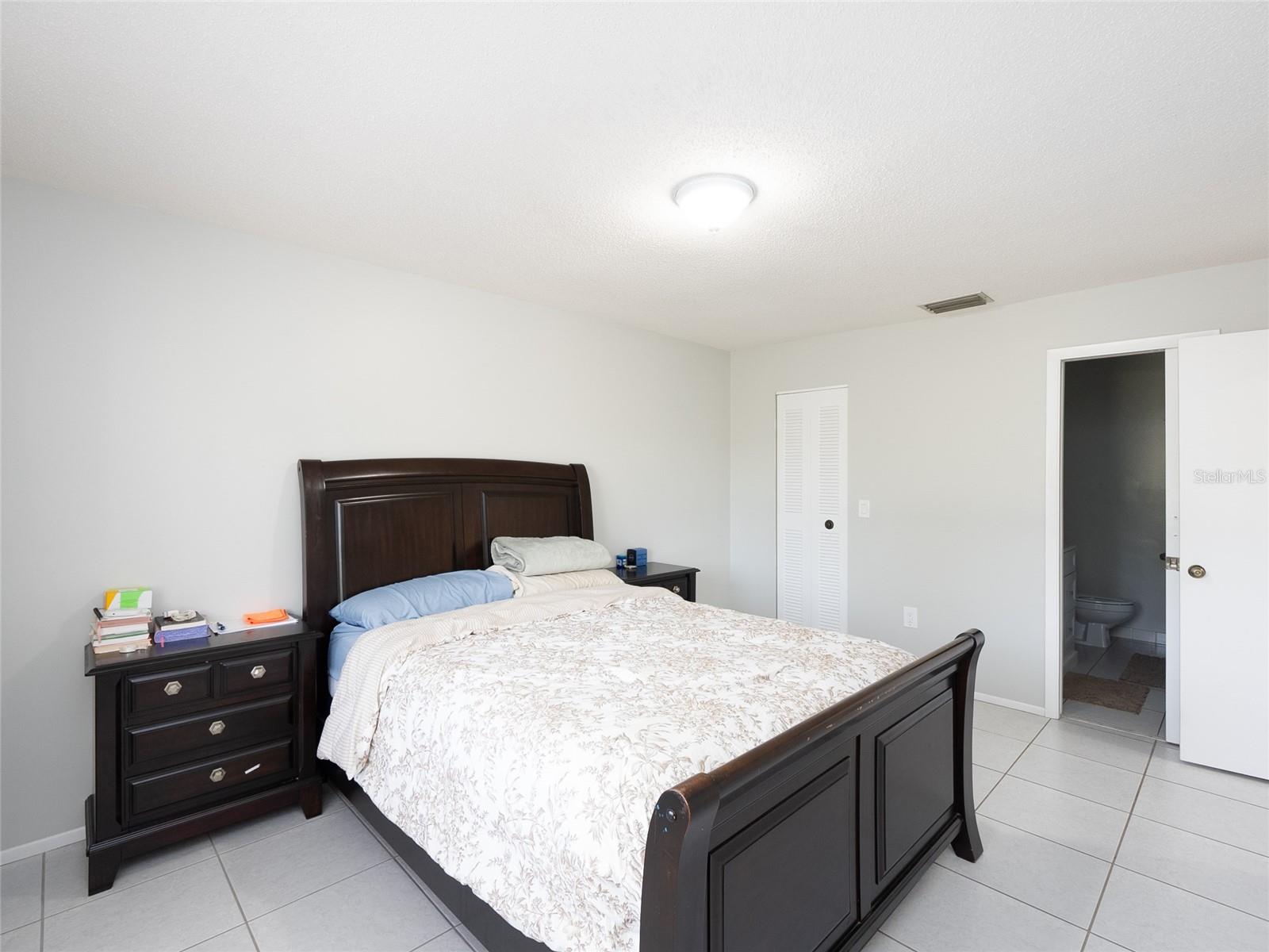5671 GARDENS DR #202, SARASOTA, FL, 34243