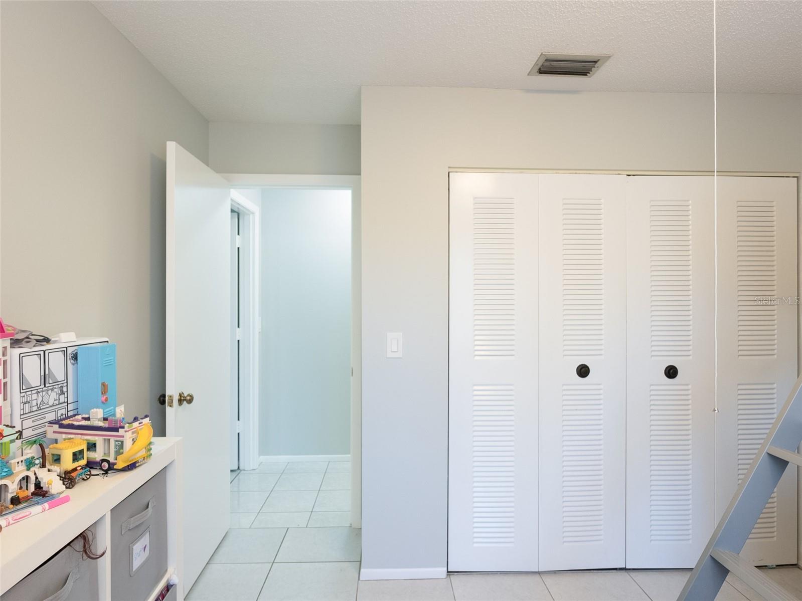 5671 GARDENS DR #202, SARASOTA, FL, 34243