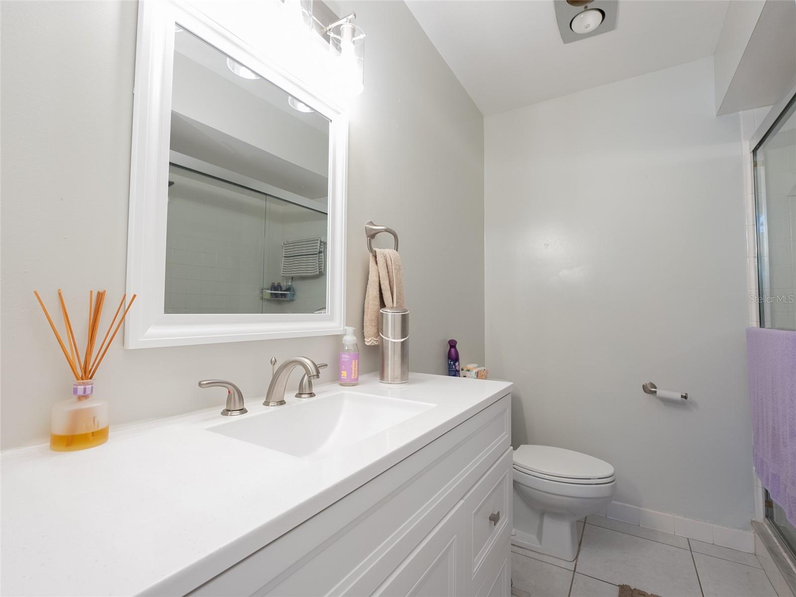 5671 GARDENS DR #202, SARASOTA, FL, 34243