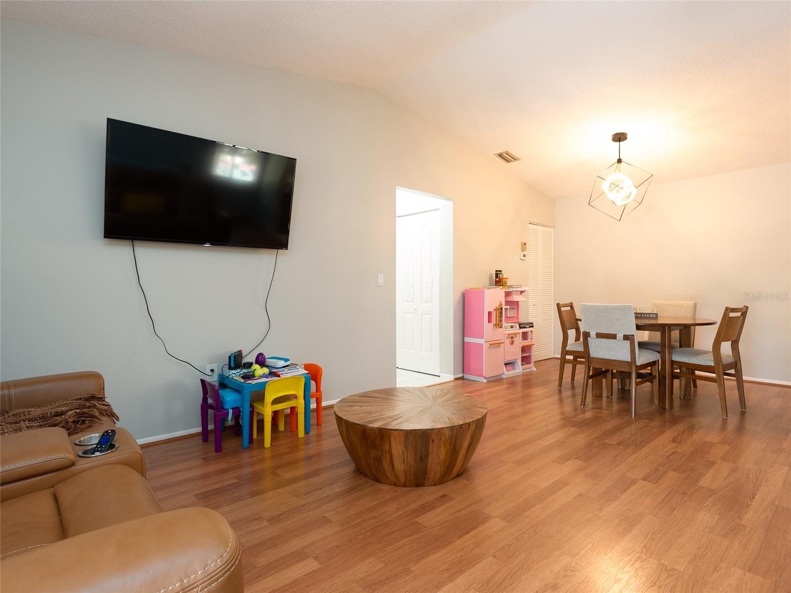 5671 GARDENS DR #202, SARASOTA, FL, 34243