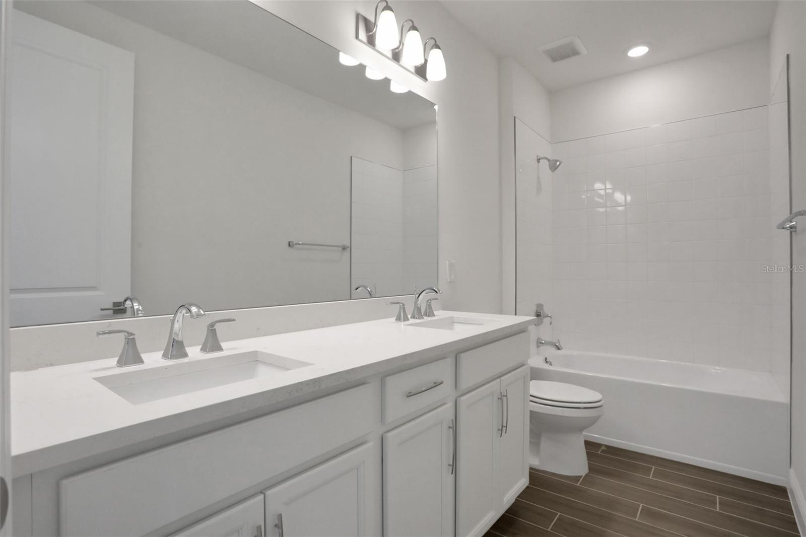 200 EAGLESTON LN, SARASOTA, FL, 34240