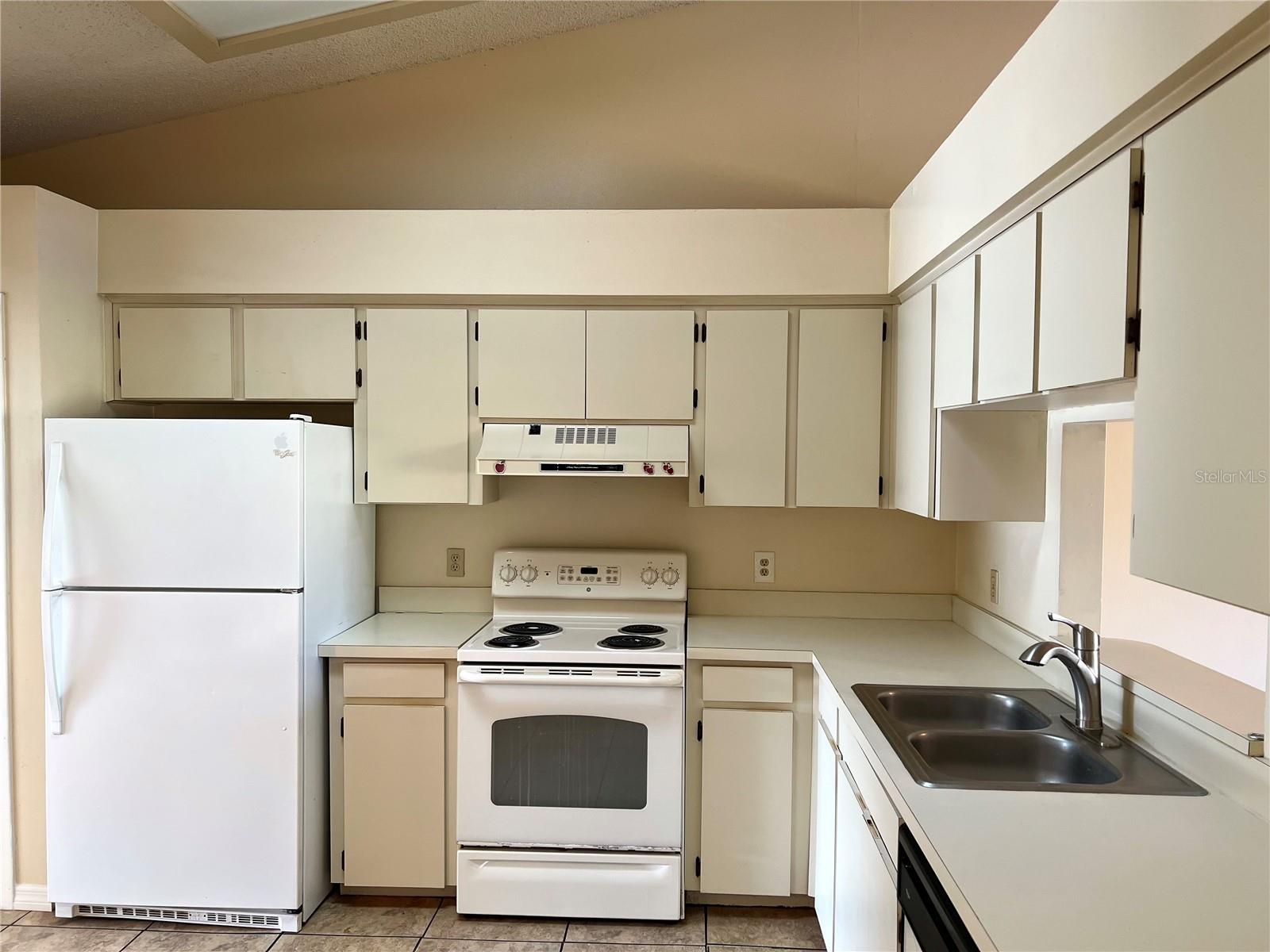 2408 FABRY CIR, ORLANDO, FL, 32817