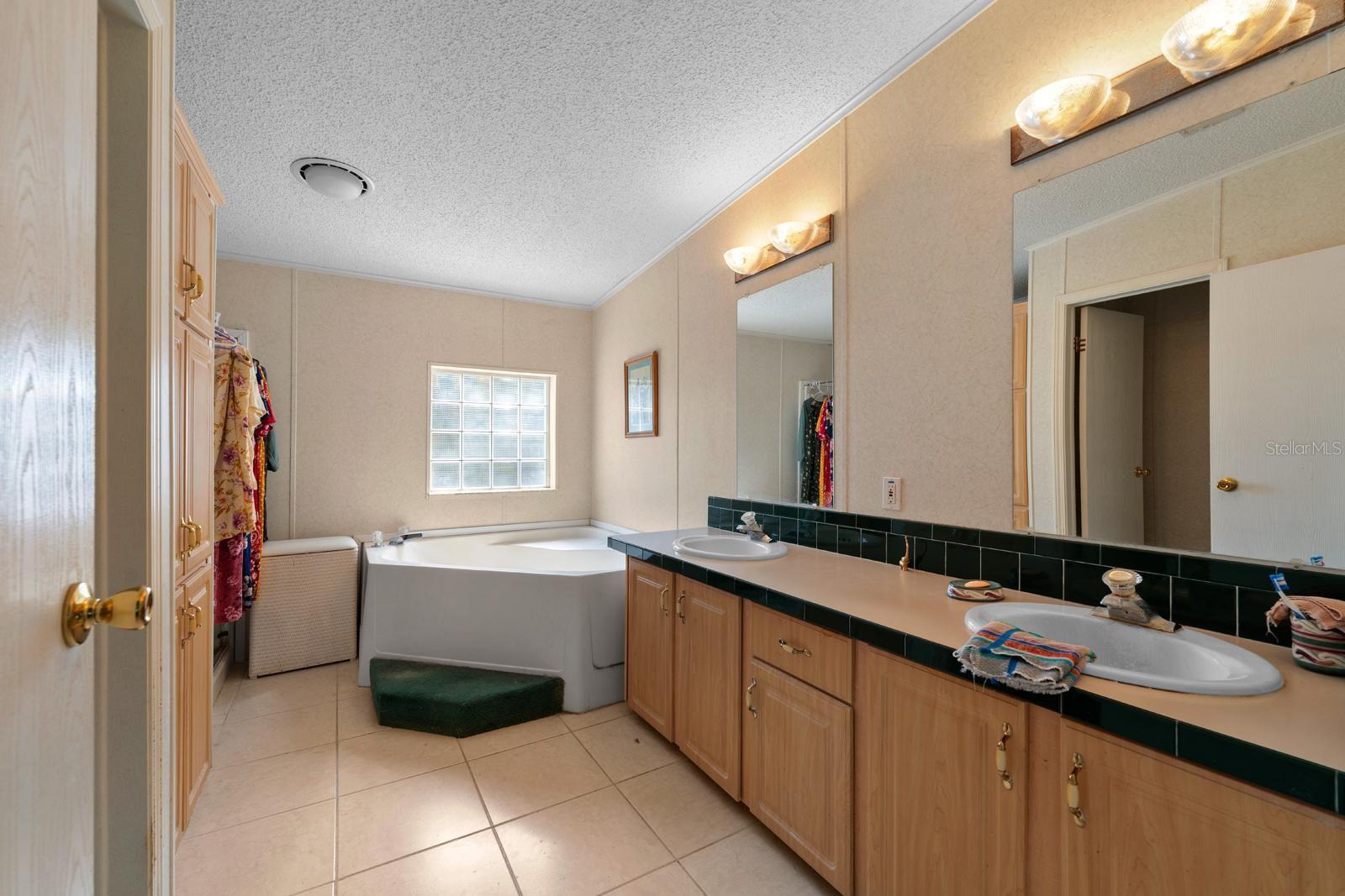 7537 OLD PASCO RD, WESLEY CHAPEL, FL, 33544