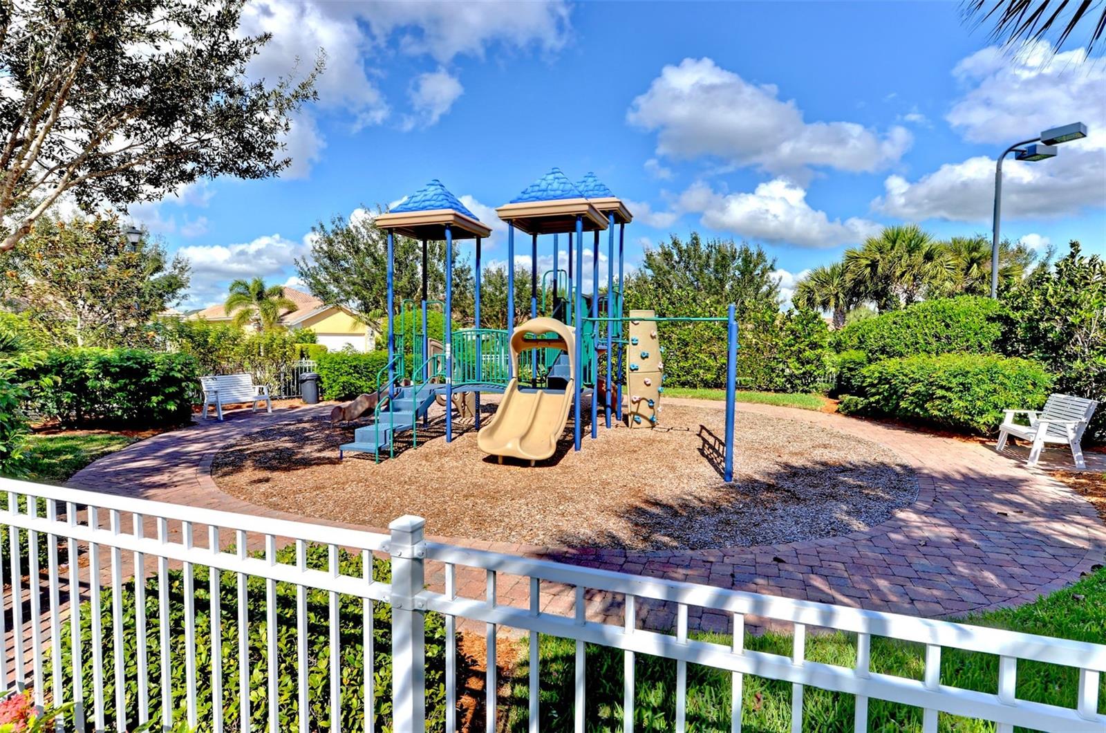 1518 BURGOS DR, SARASOTA, FL, 34238