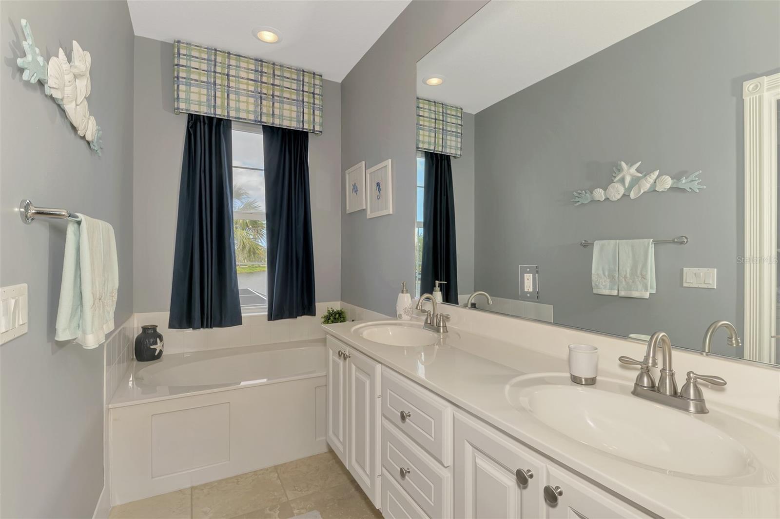 1518 BURGOS DR, SARASOTA, FL, 34238