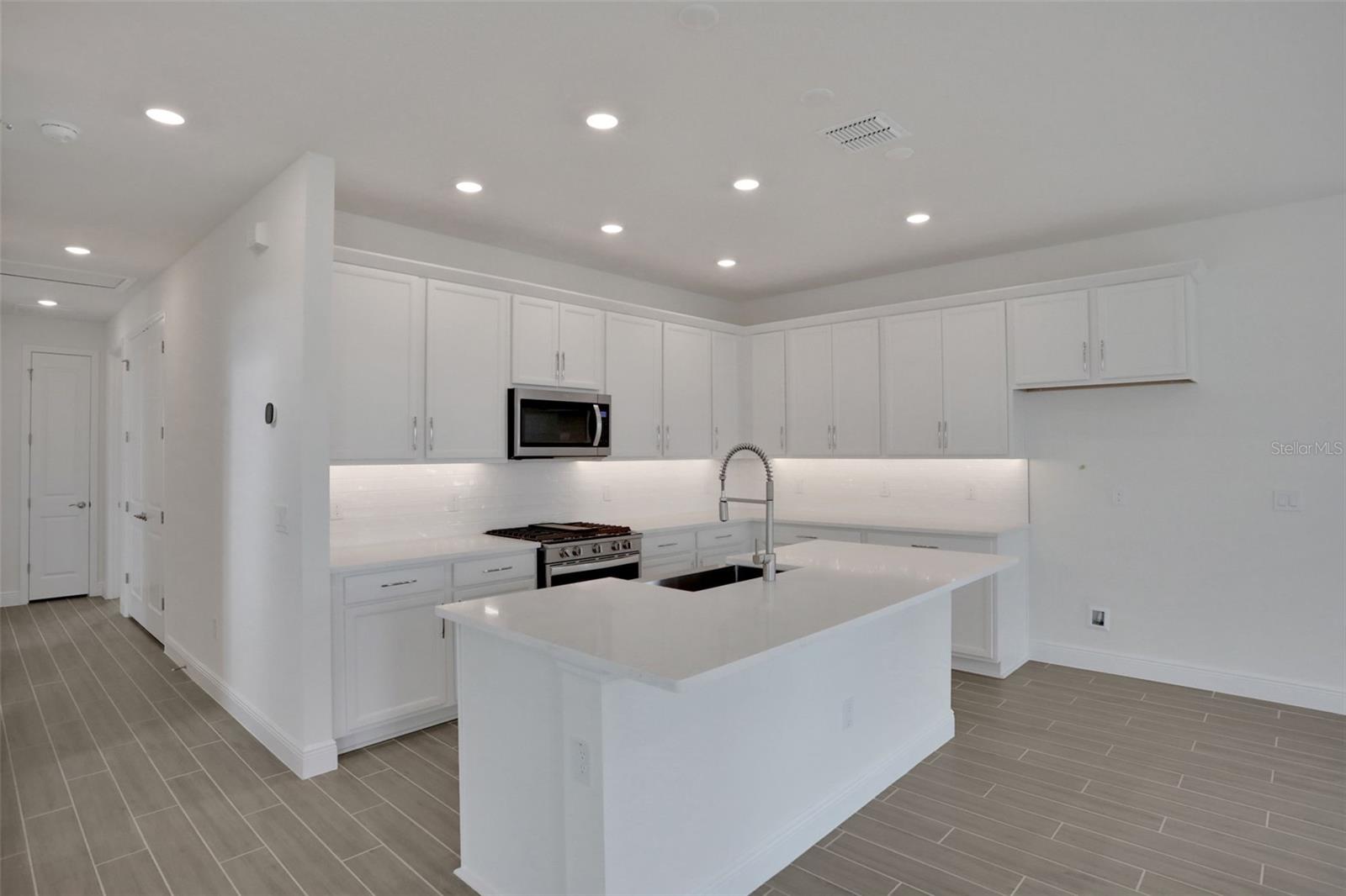 204 EAGLESTON LN, LAKEWOOD RANCH, FL, 34240