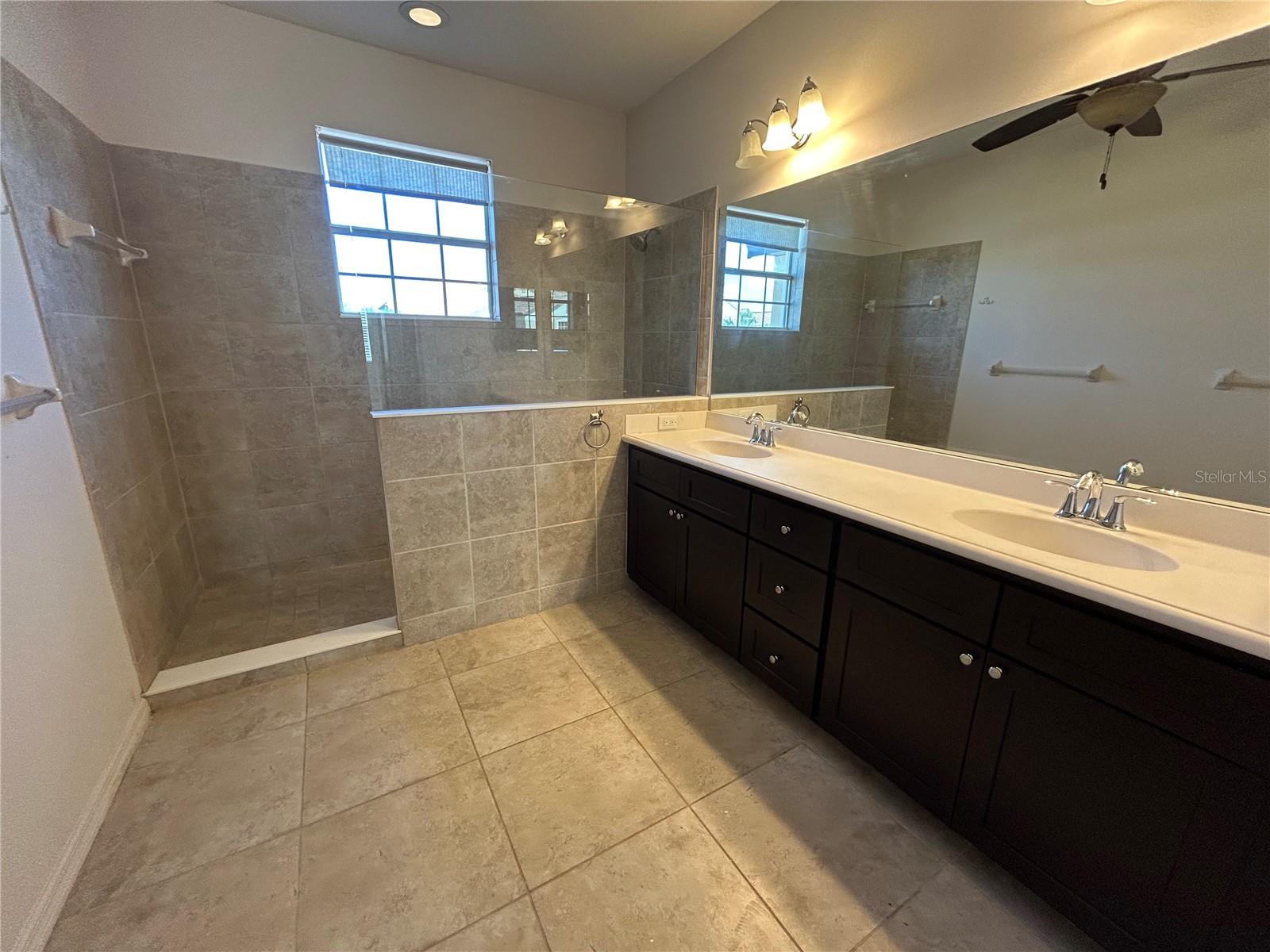 8143 MIRAMAR WAY #8143, LAKEWOOD RANCH, FL, 34202
