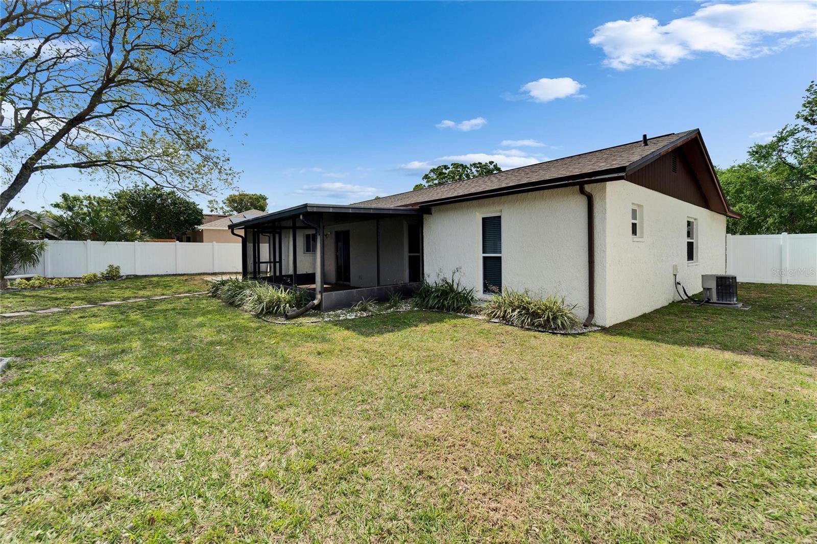 10717 DRUMMOND RD, TAMPA, FL, 33615