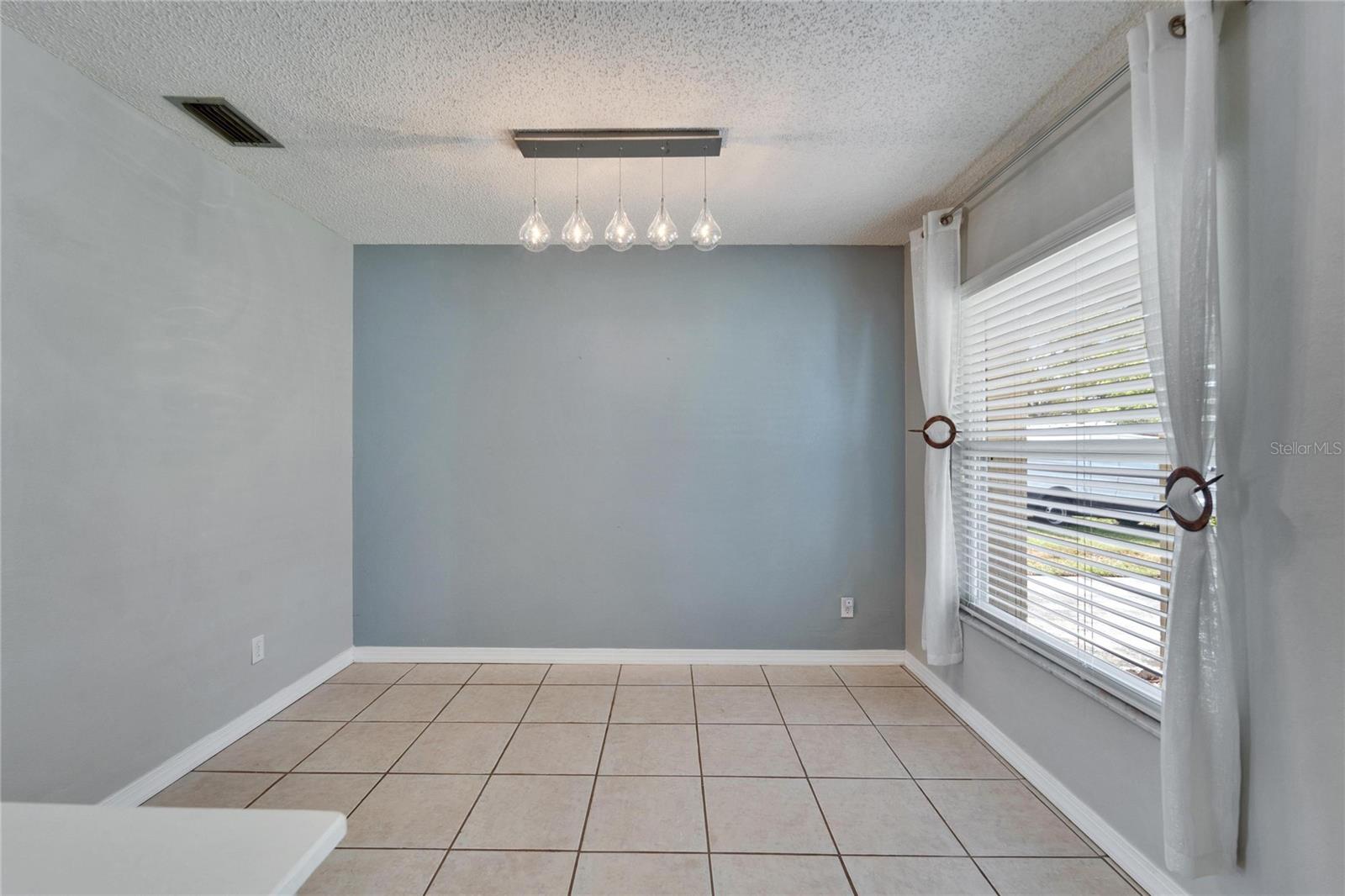 10717 DRUMMOND RD, TAMPA, FL, 33615