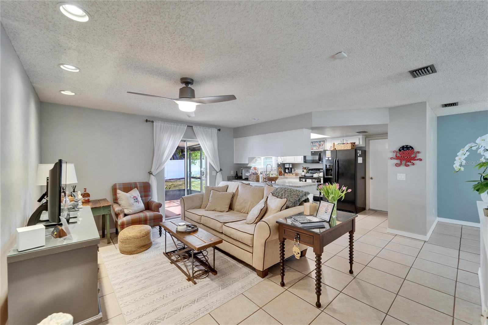 10717 DRUMMOND RD, TAMPA, FL, 33615