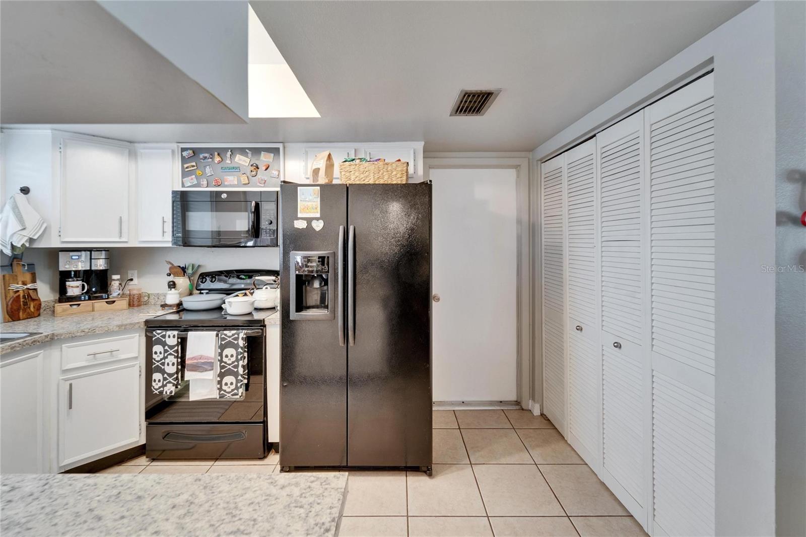 10717 DRUMMOND RD, TAMPA, FL, 33615