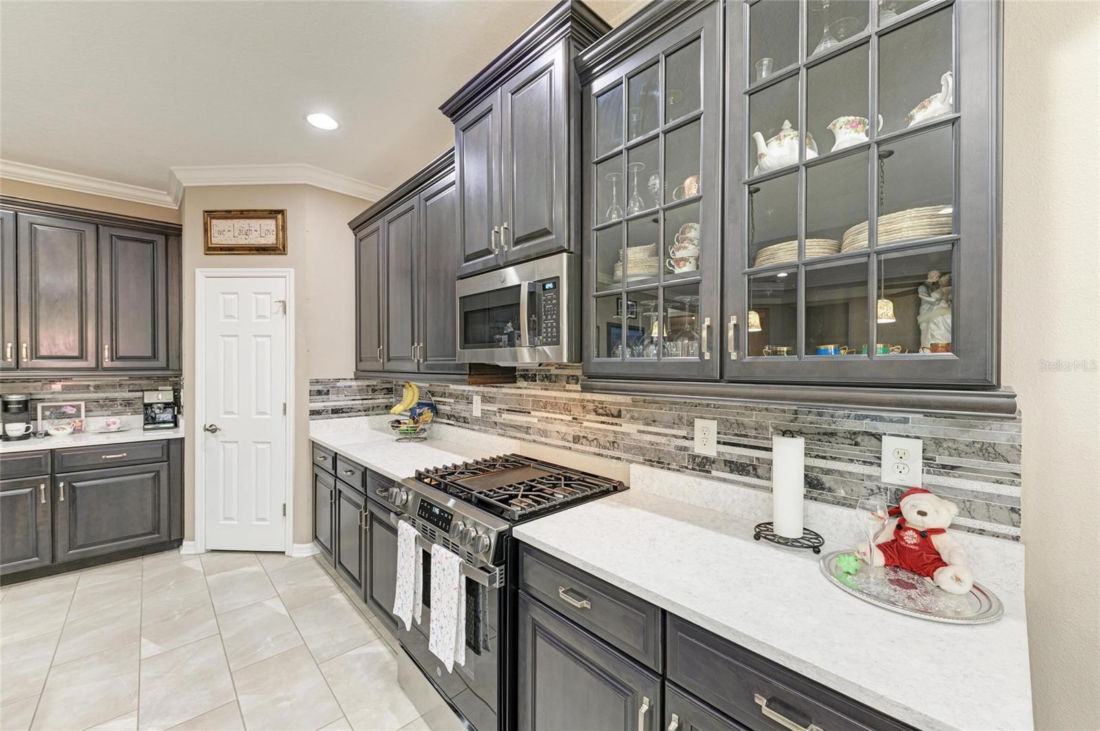 736 ROSEMARY CIR, BRADENTON, FL, 34212