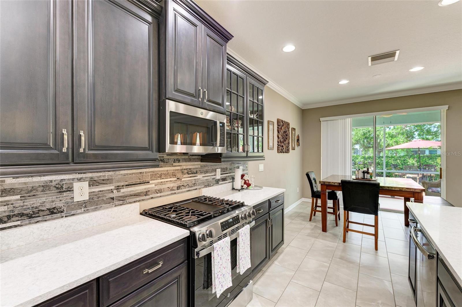 736 ROSEMARY CIR, BRADENTON, FL, 34212