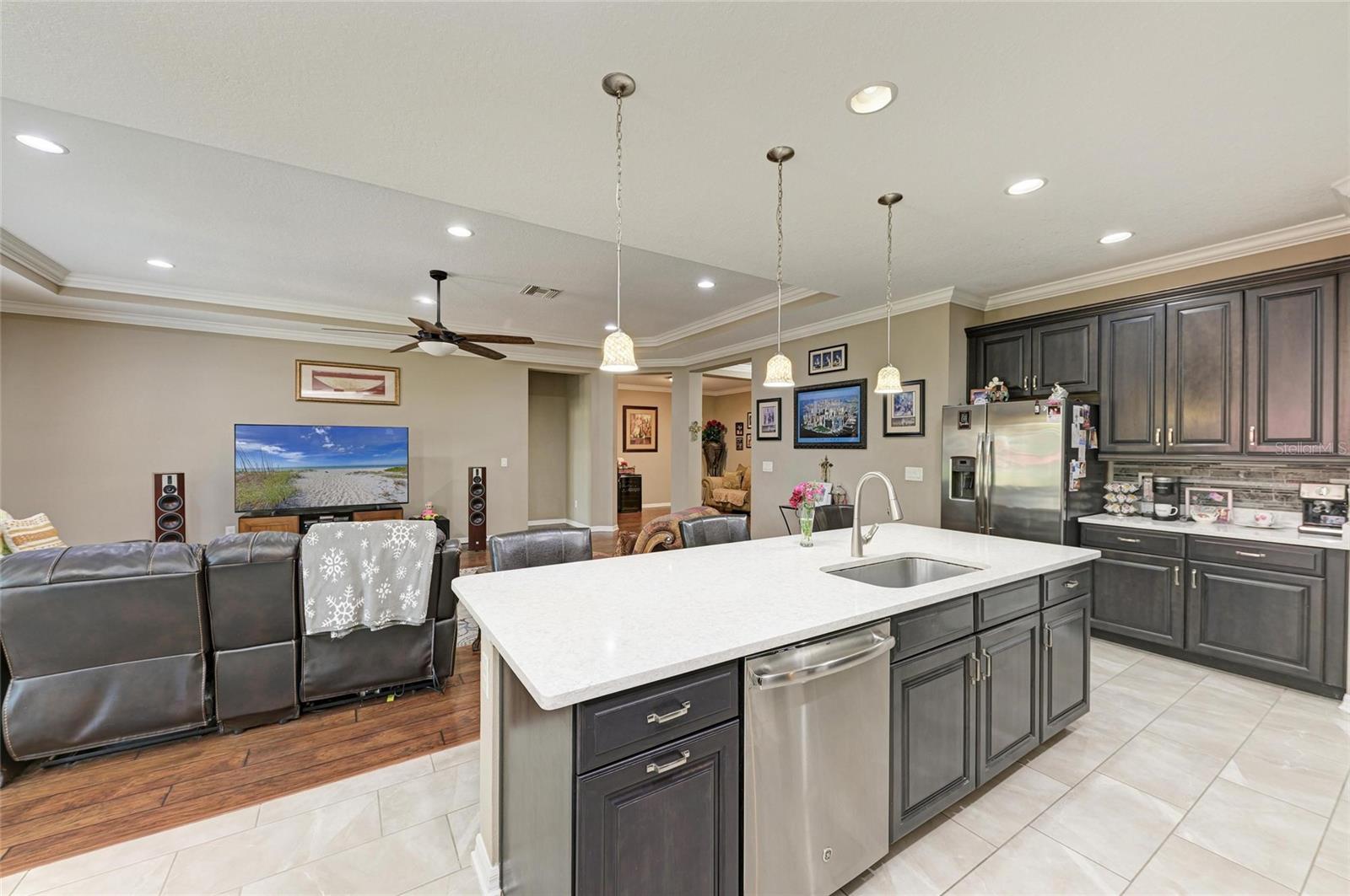 736 ROSEMARY CIR, BRADENTON, FL, 34212