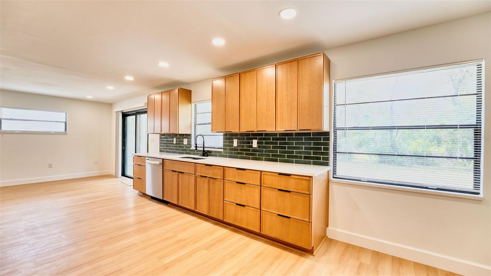 71 COMMUNITY DR, DEBARY, FL, 32713