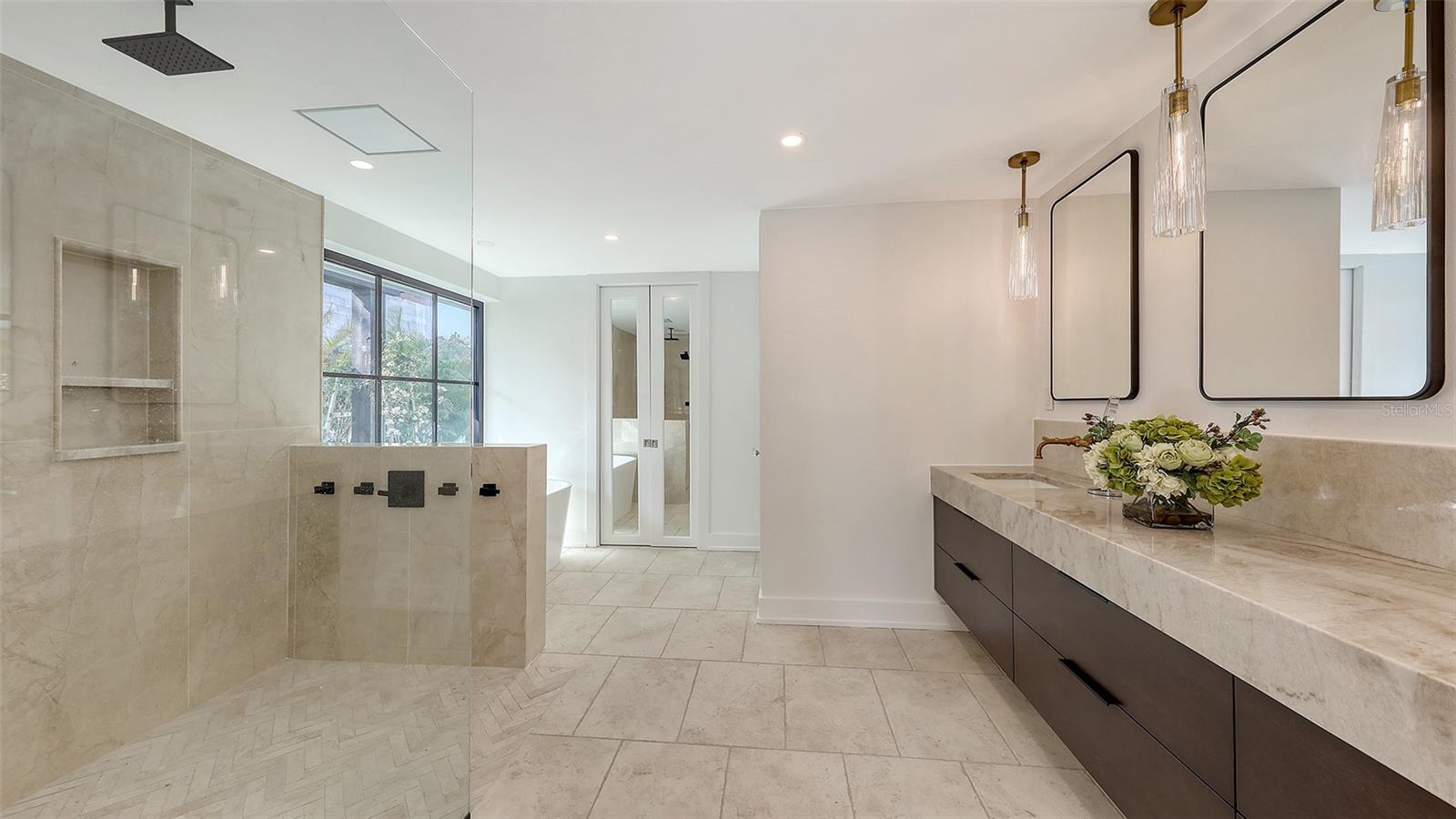 A4647753 Property Photo