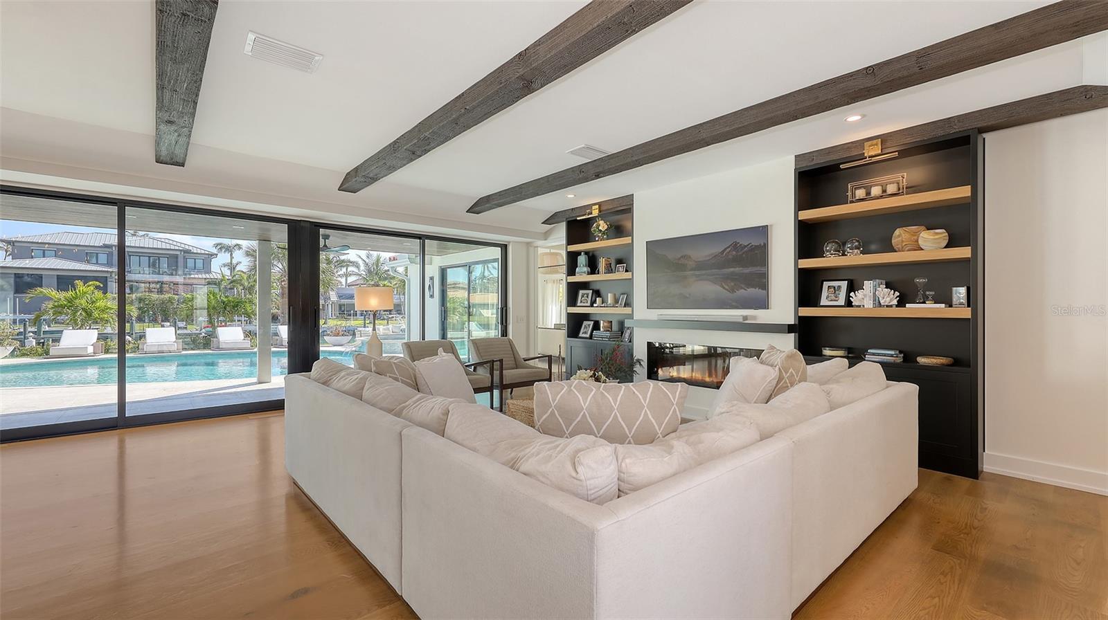 A4647753 Property Photo