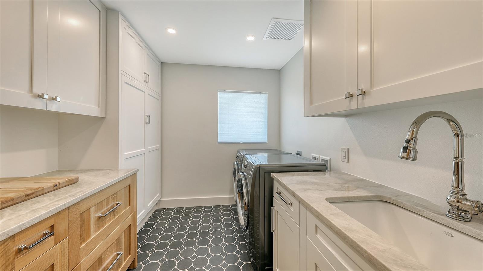 A4647753 Property Photo