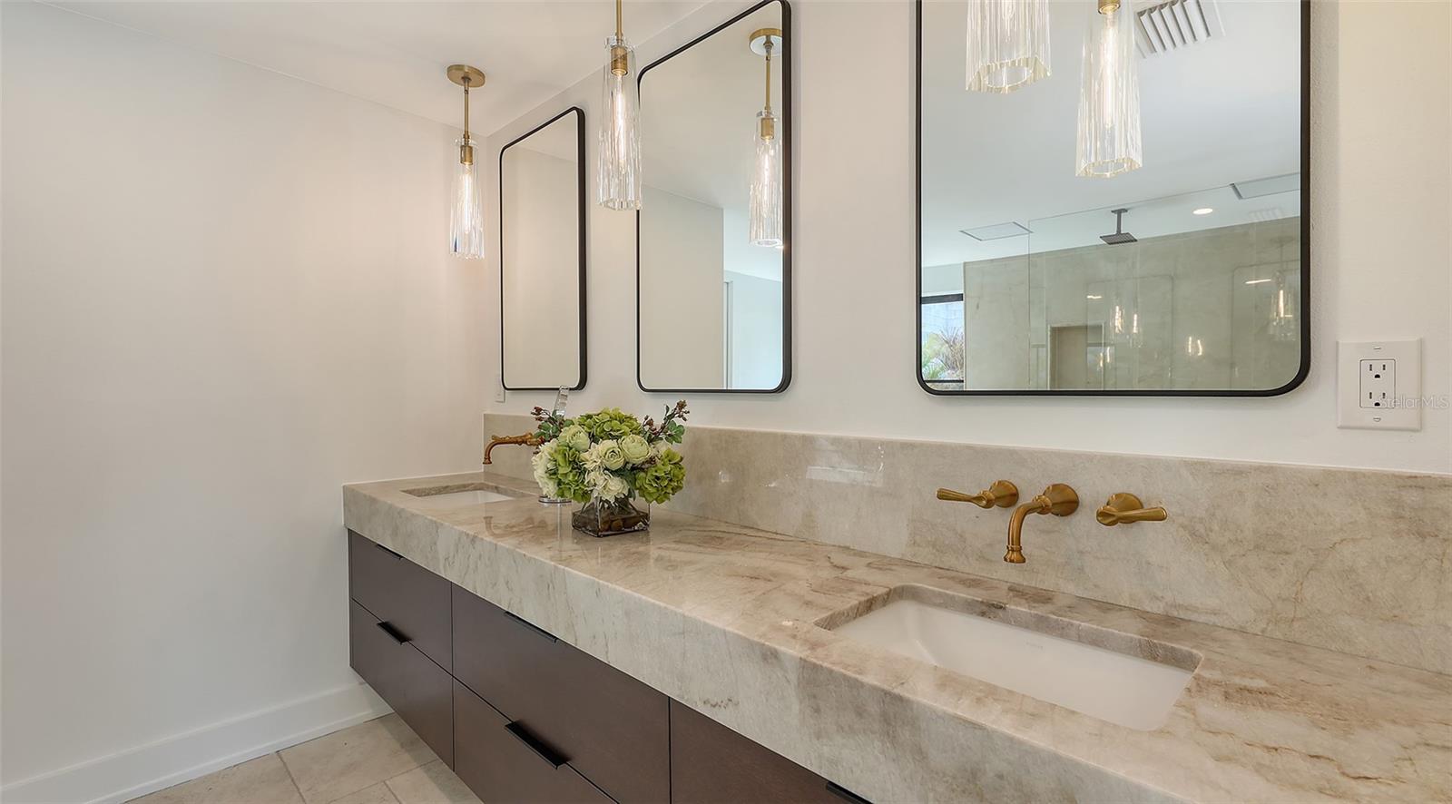 A4647753 Property Photo