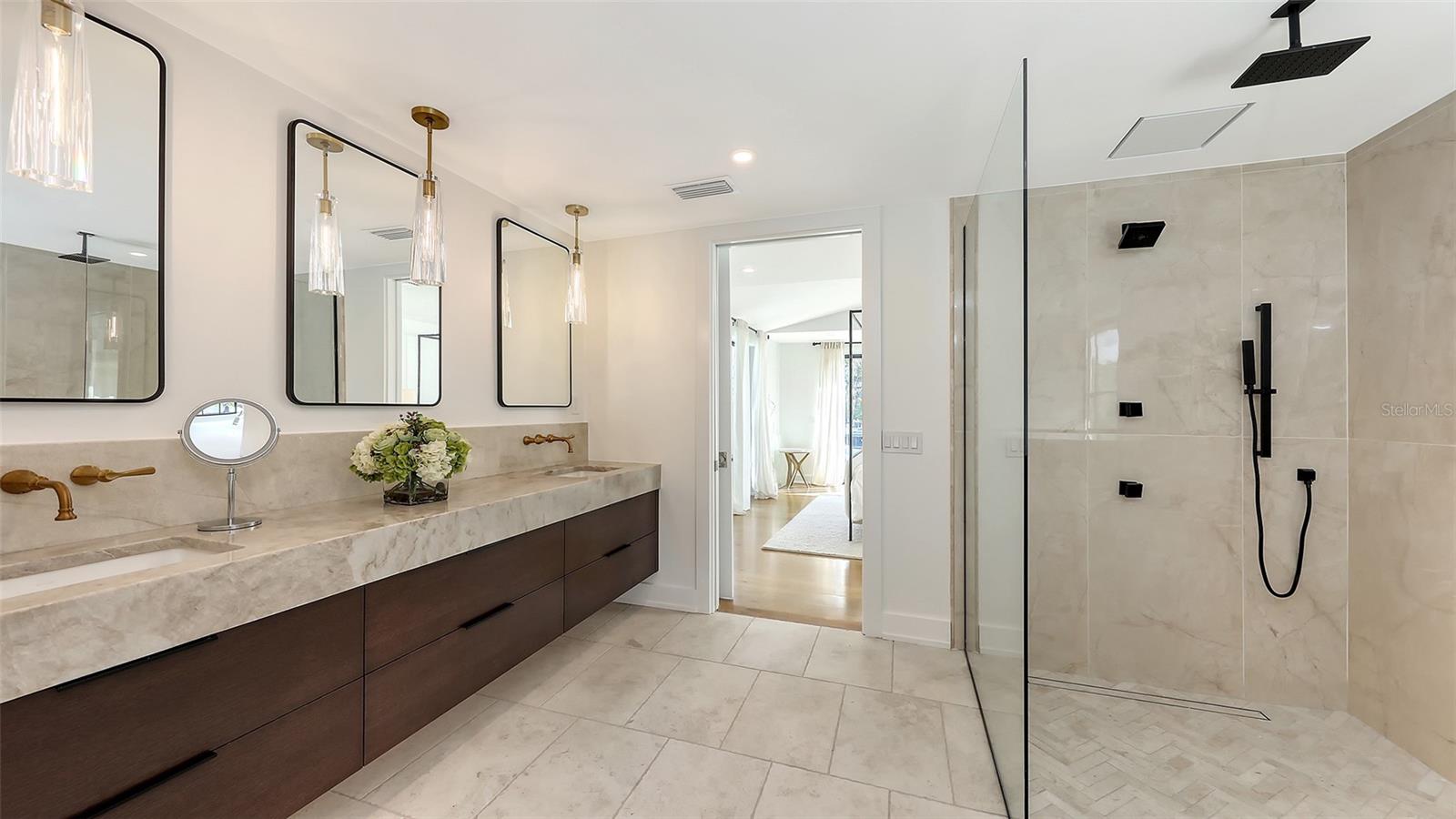 A4647753 Property Photo