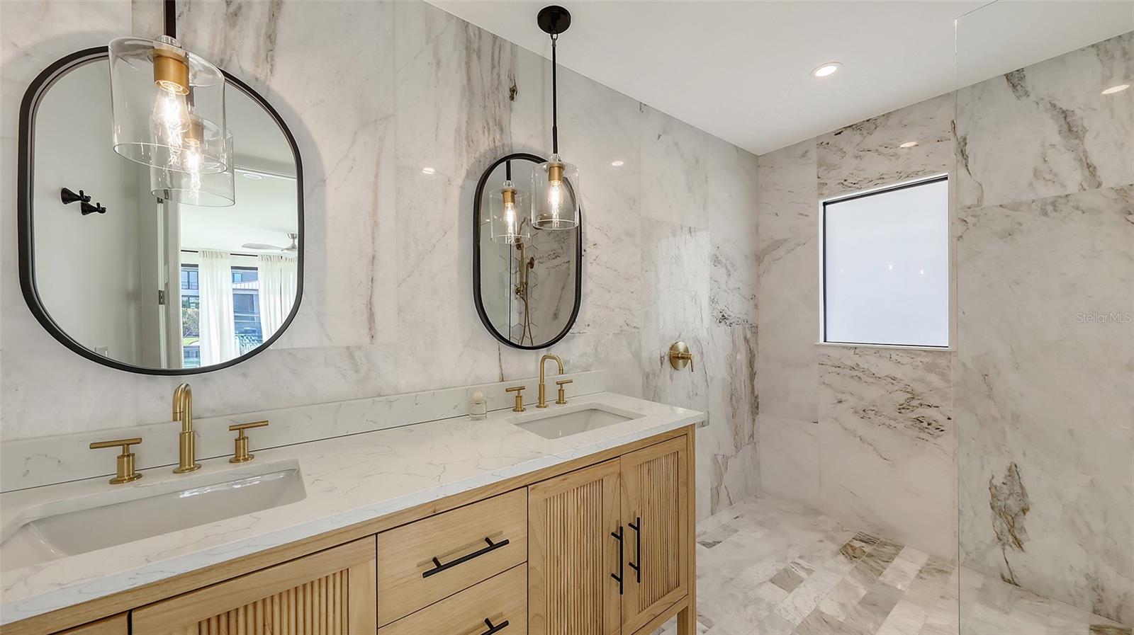 A4647753 Property Photo