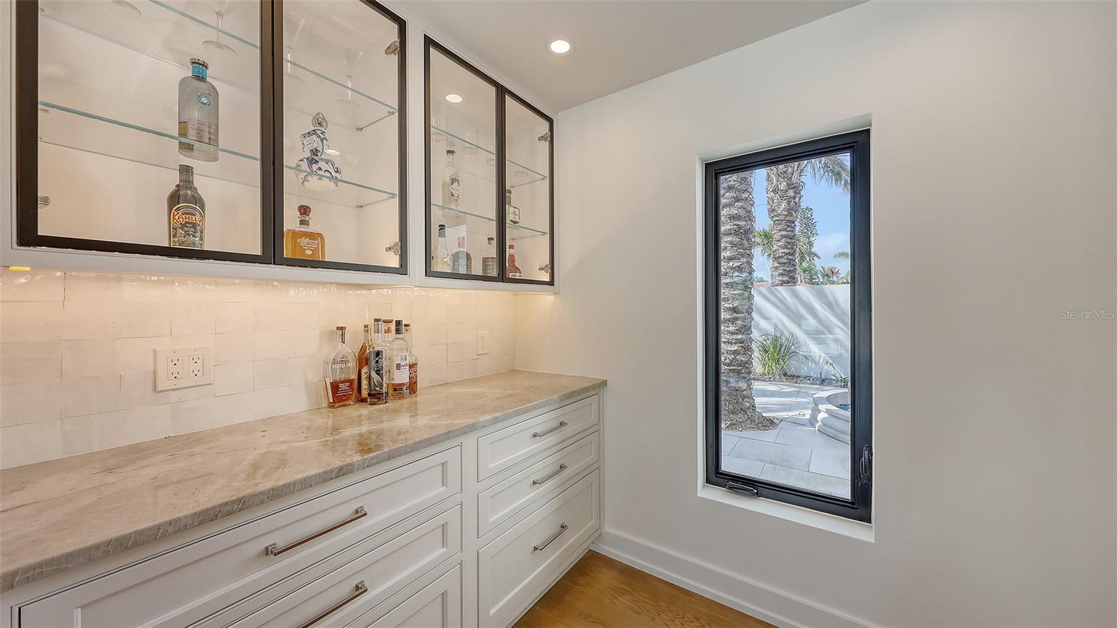 A4647753 Property Photo