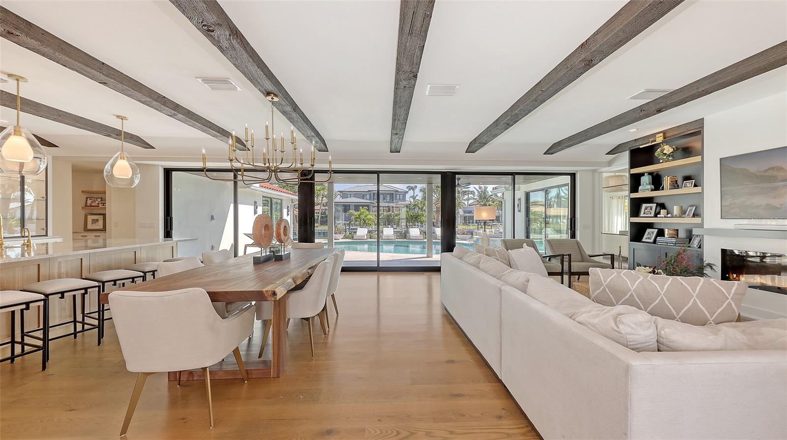 A4647753 Property Photo