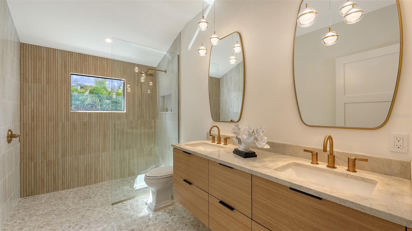 A4647753 Property Photo