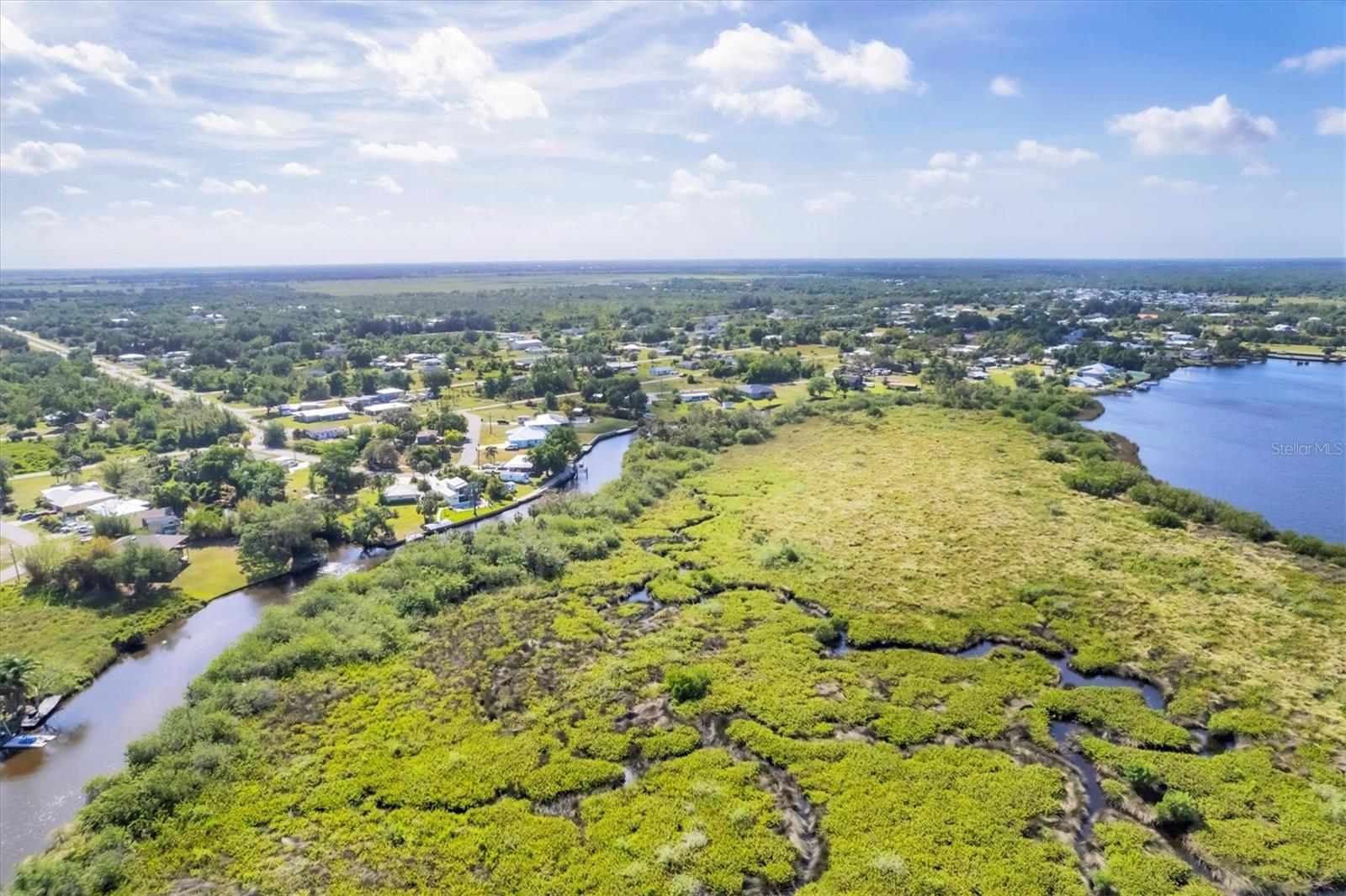 283 HILLTOP CIR, PUNTA GORDA, FL, 33982