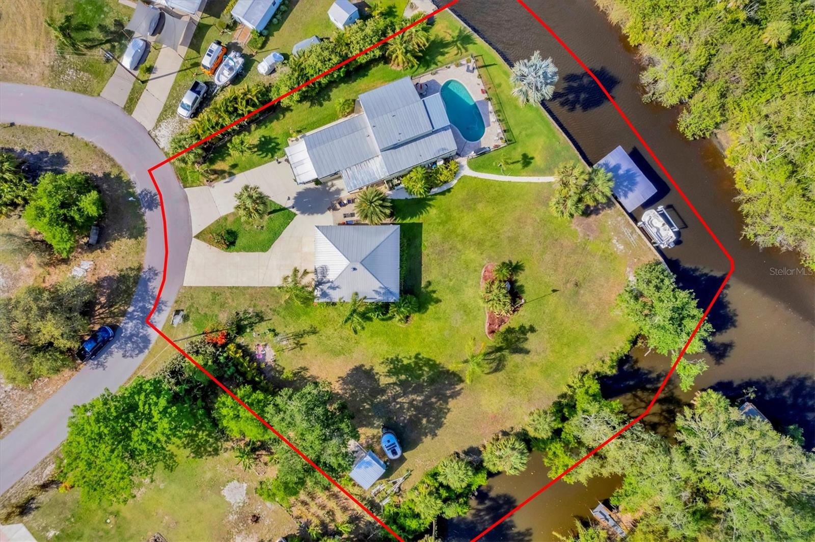 283 HILLTOP CIR, PUNTA GORDA, FL, 33982