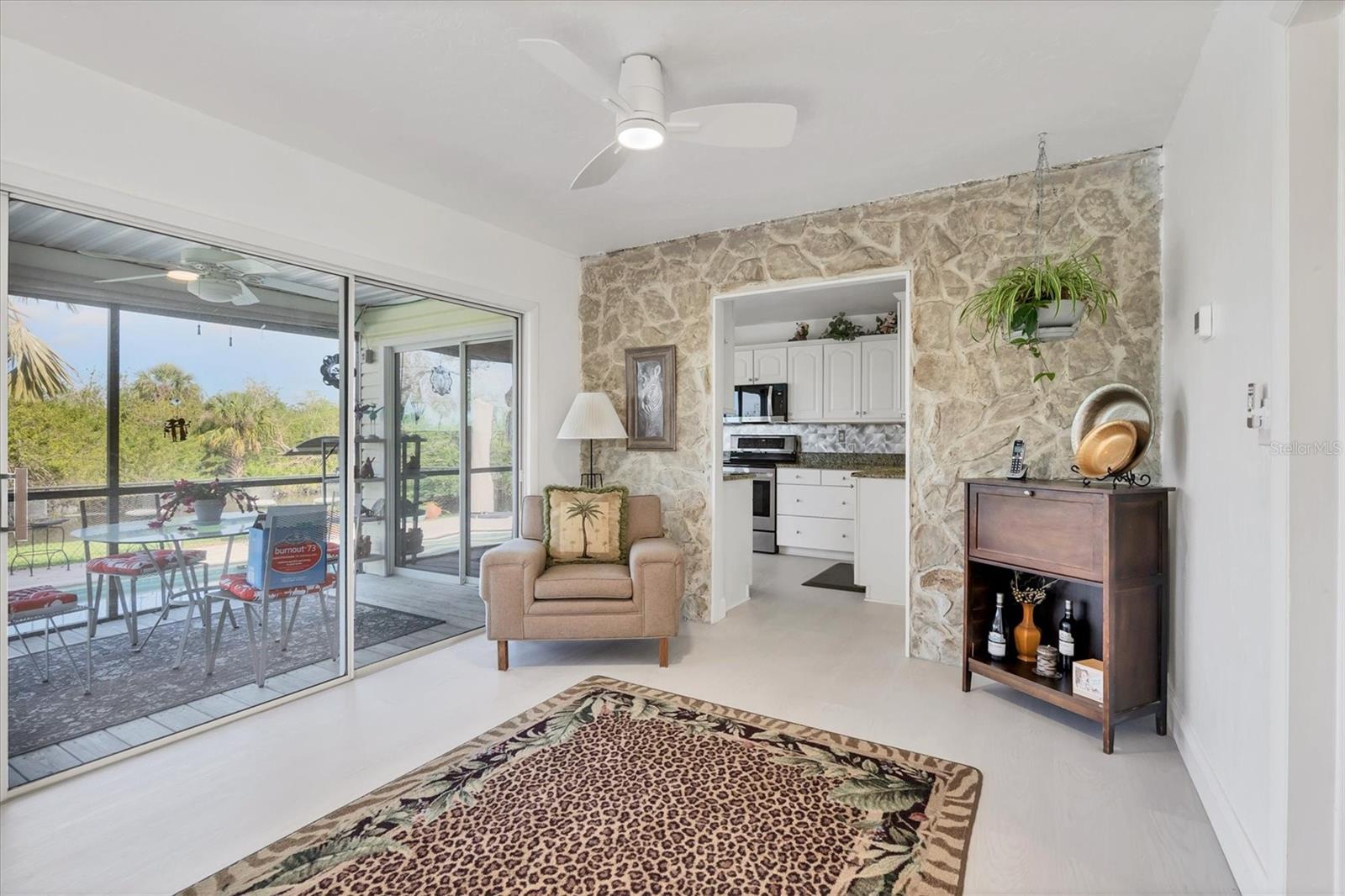 283 HILLTOP CIR, PUNTA GORDA, FL, 33982