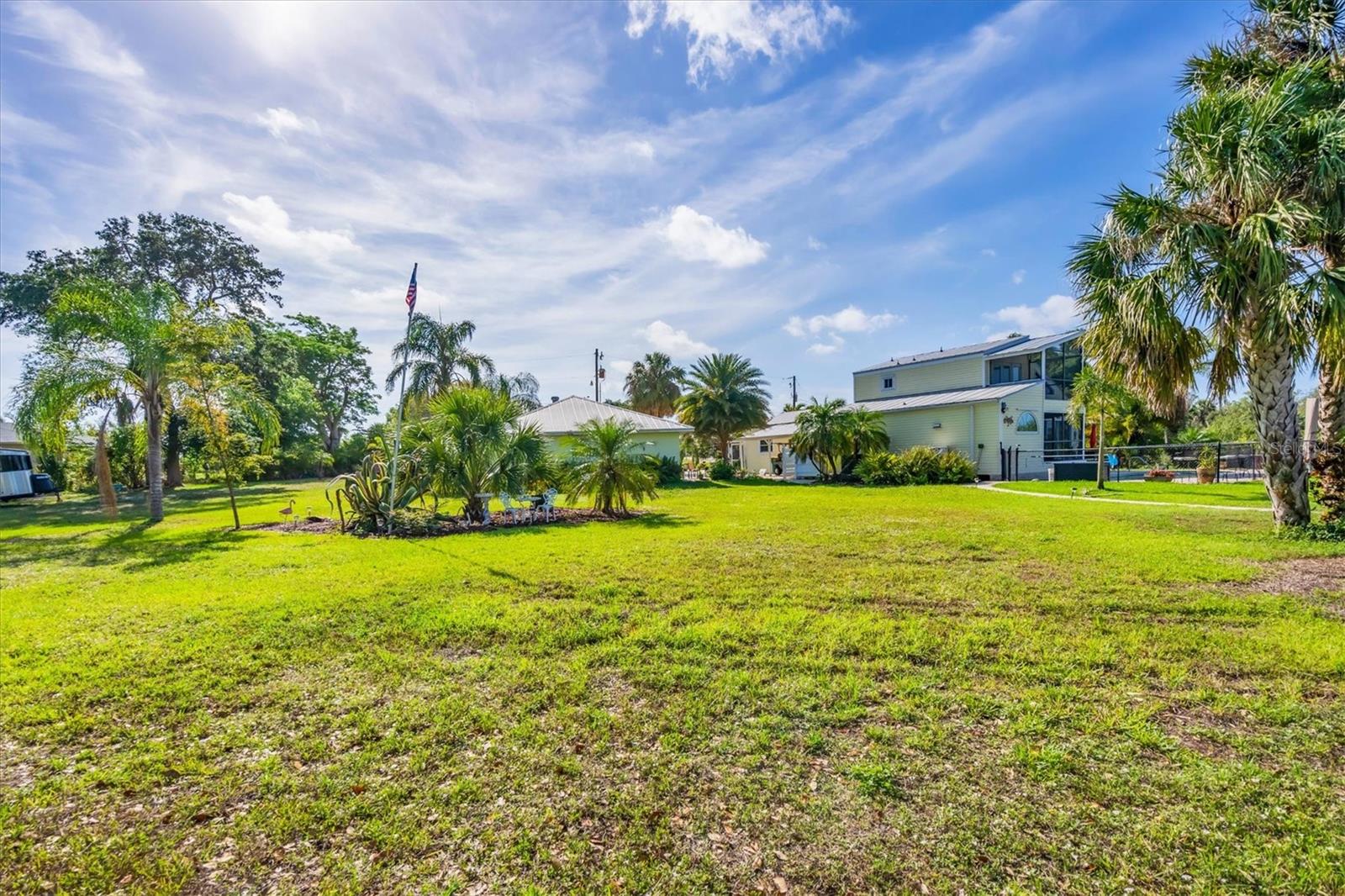 283 HILLTOP CIR, PUNTA GORDA, FL, 33982