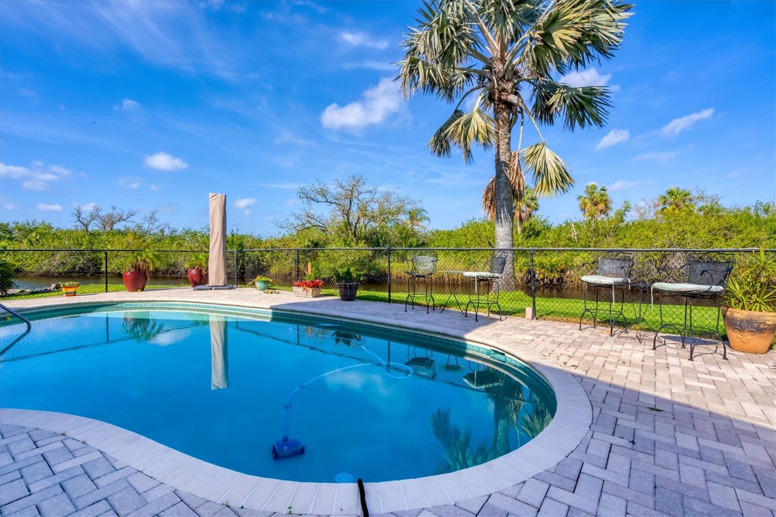 283 HILLTOP CIR, PUNTA GORDA, FL, 33982