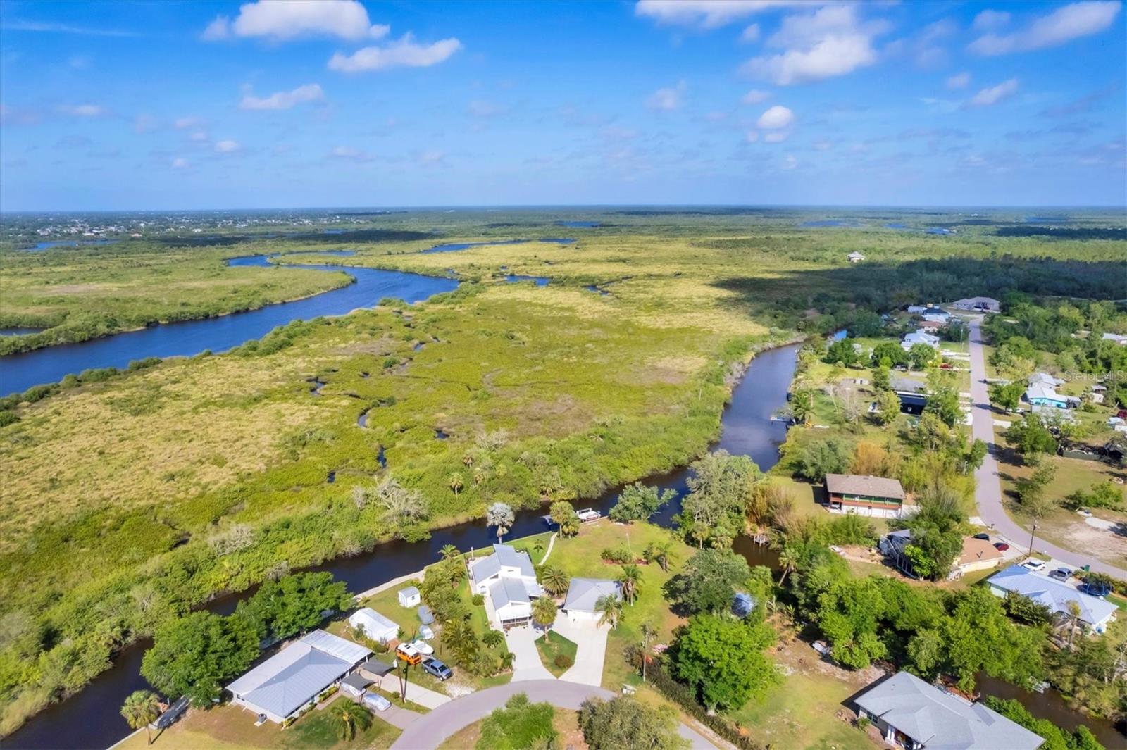 283 HILLTOP CIR, PUNTA GORDA, FL, 33982