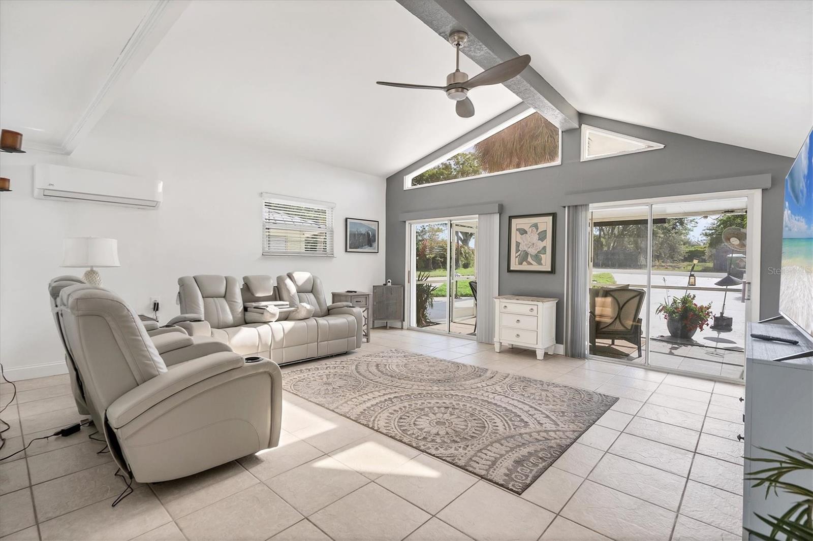 283 HILLTOP CIR, PUNTA GORDA, FL, 33982