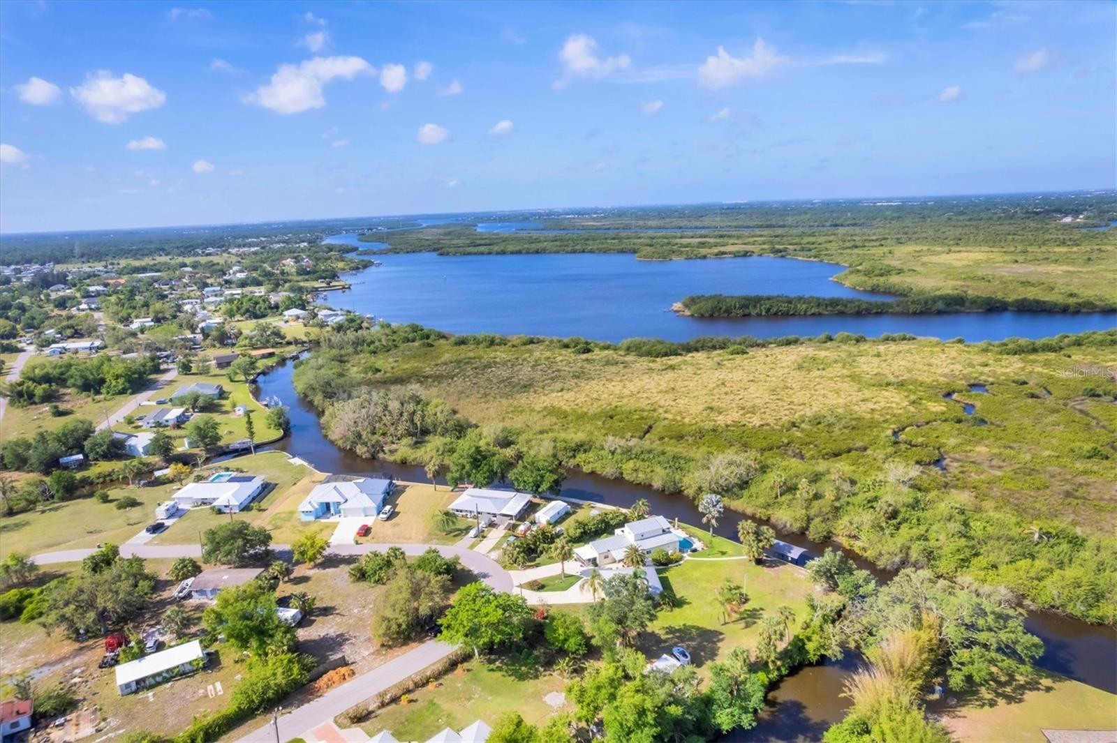 283 HILLTOP CIR, PUNTA GORDA, FL, 33982