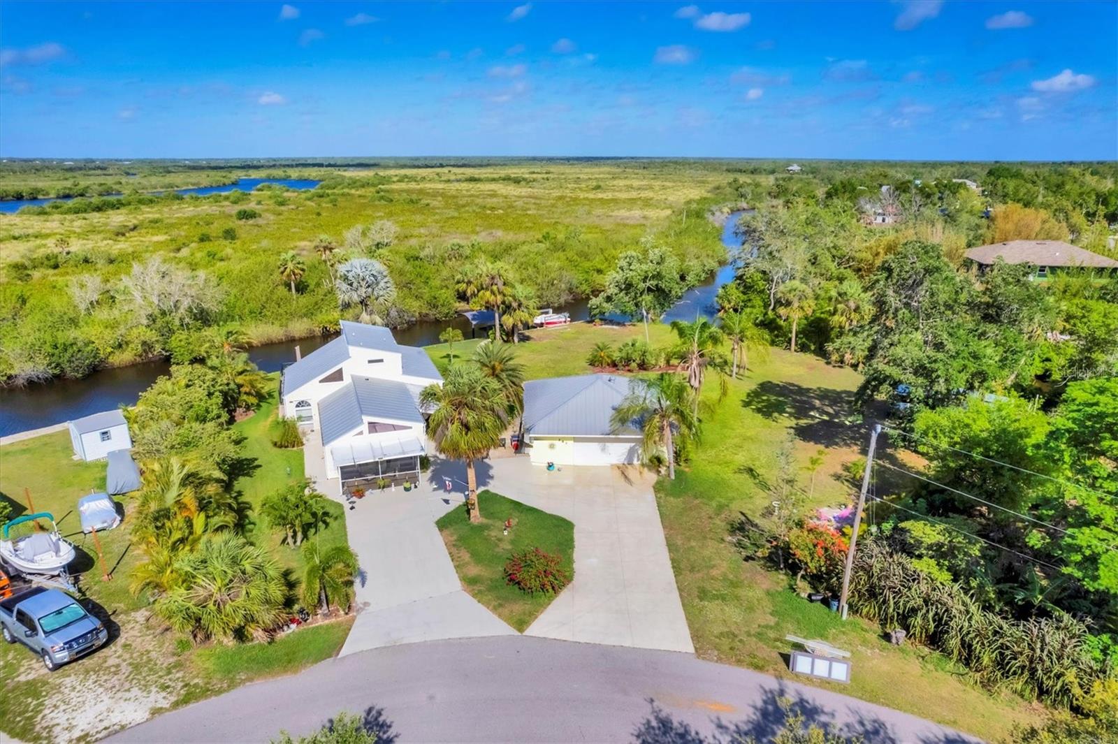 283 HILLTOP CIR, PUNTA GORDA, FL, 33982