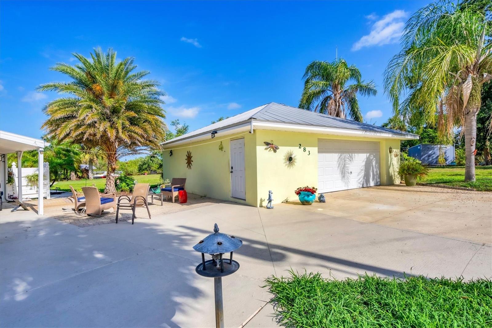 283 HILLTOP CIR, PUNTA GORDA, FL, 33982