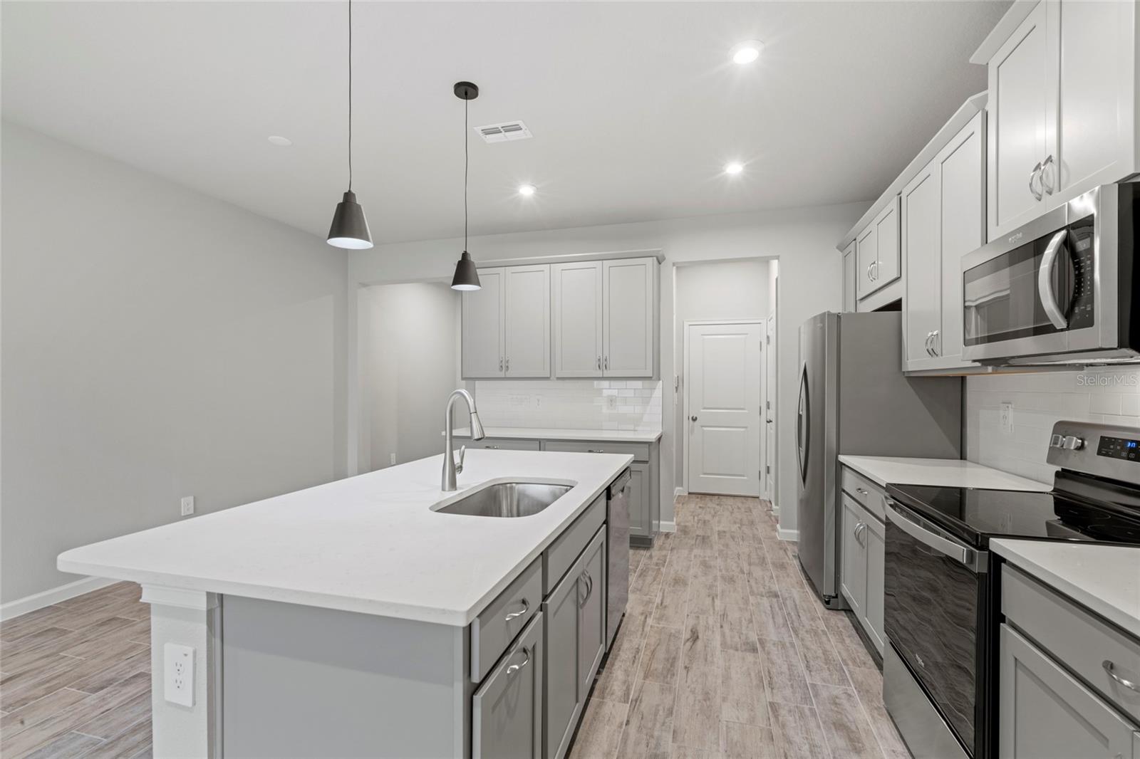 4160 CLOUD HOPPER WAY, LUTZ, FL, 33559